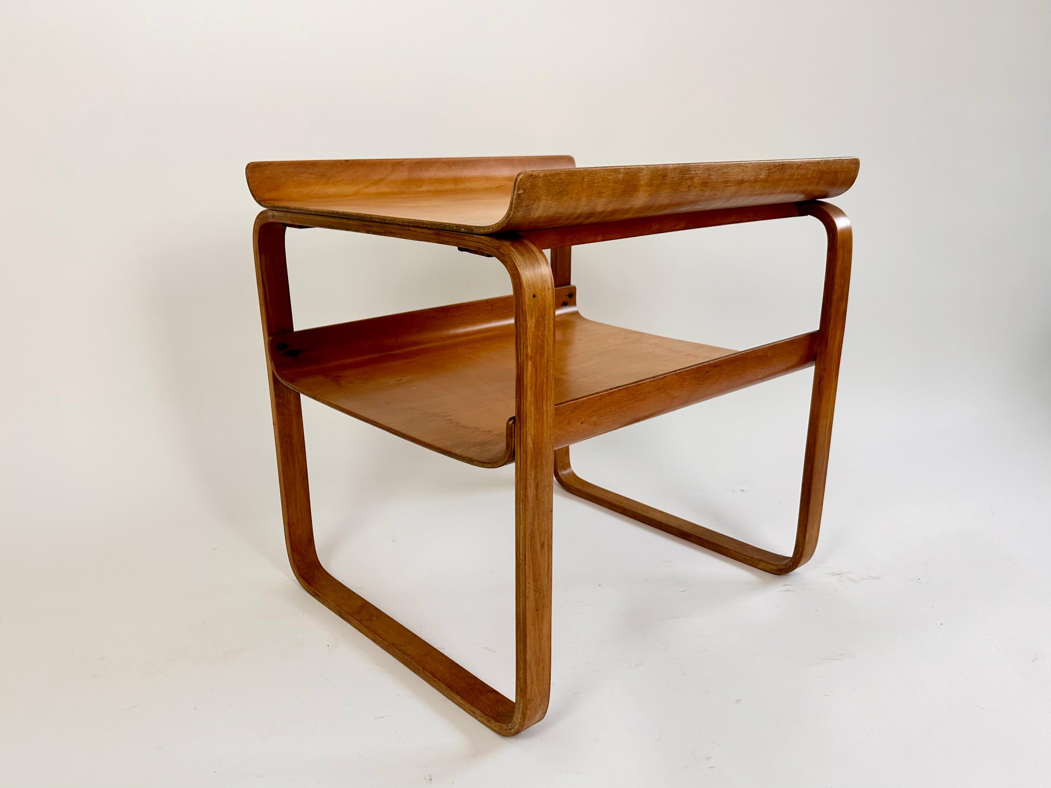 Early edition 1930s side table 915 by Alvar Aalto for Finmar In Good Condition In Bristol, GB