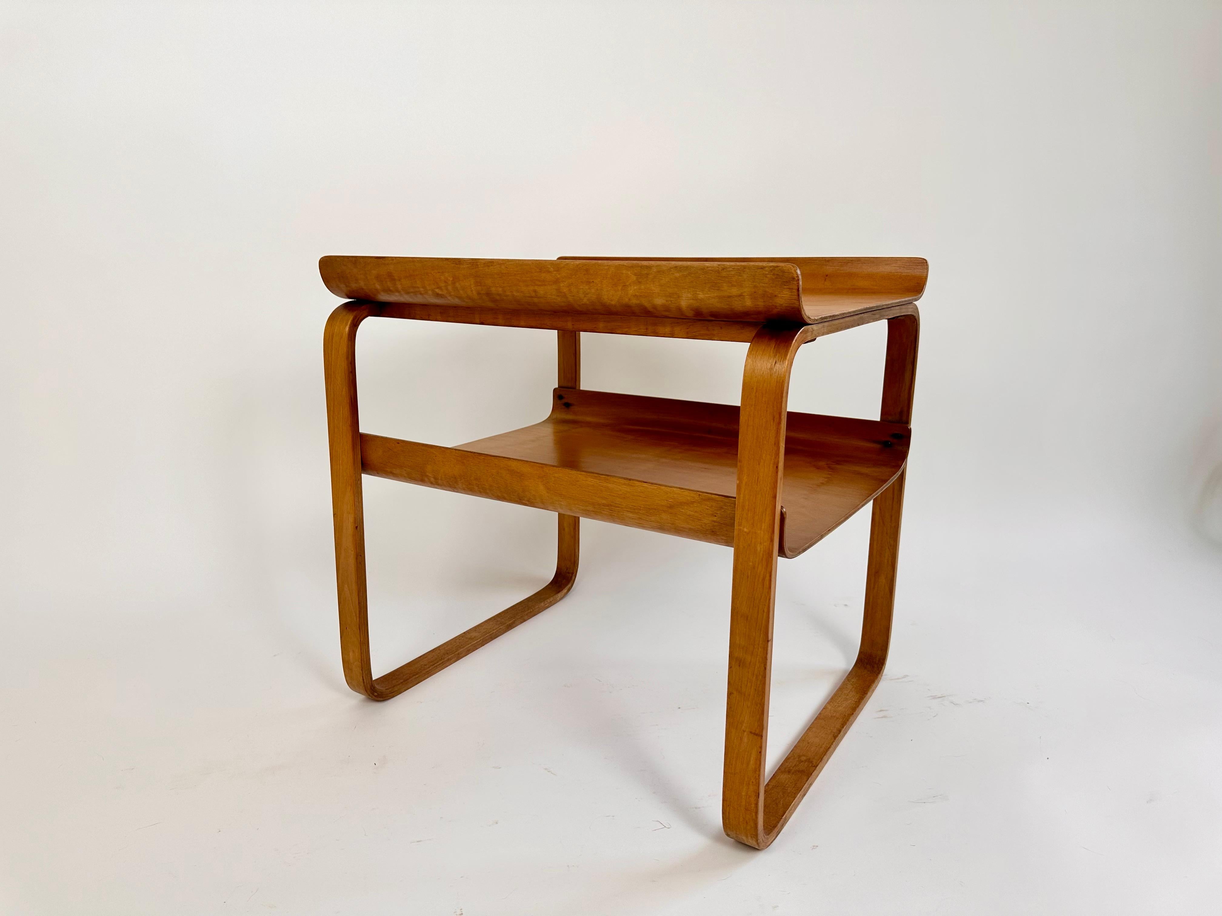 Birch Early edition 1930s side table 915 by Alvar Aalto for Finmar