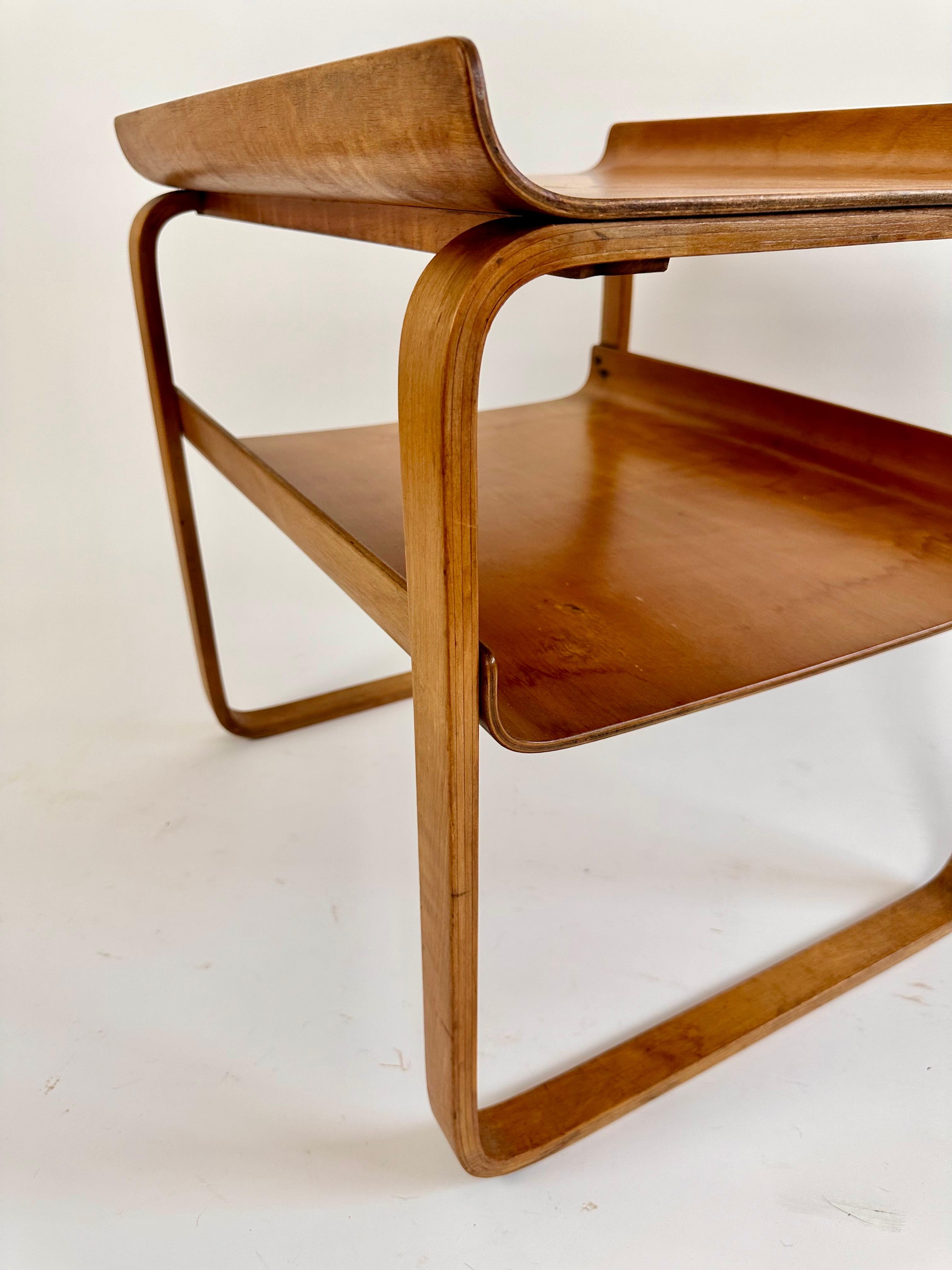 Early edition 1930s side table 915 by Alvar Aalto for Finmar 1