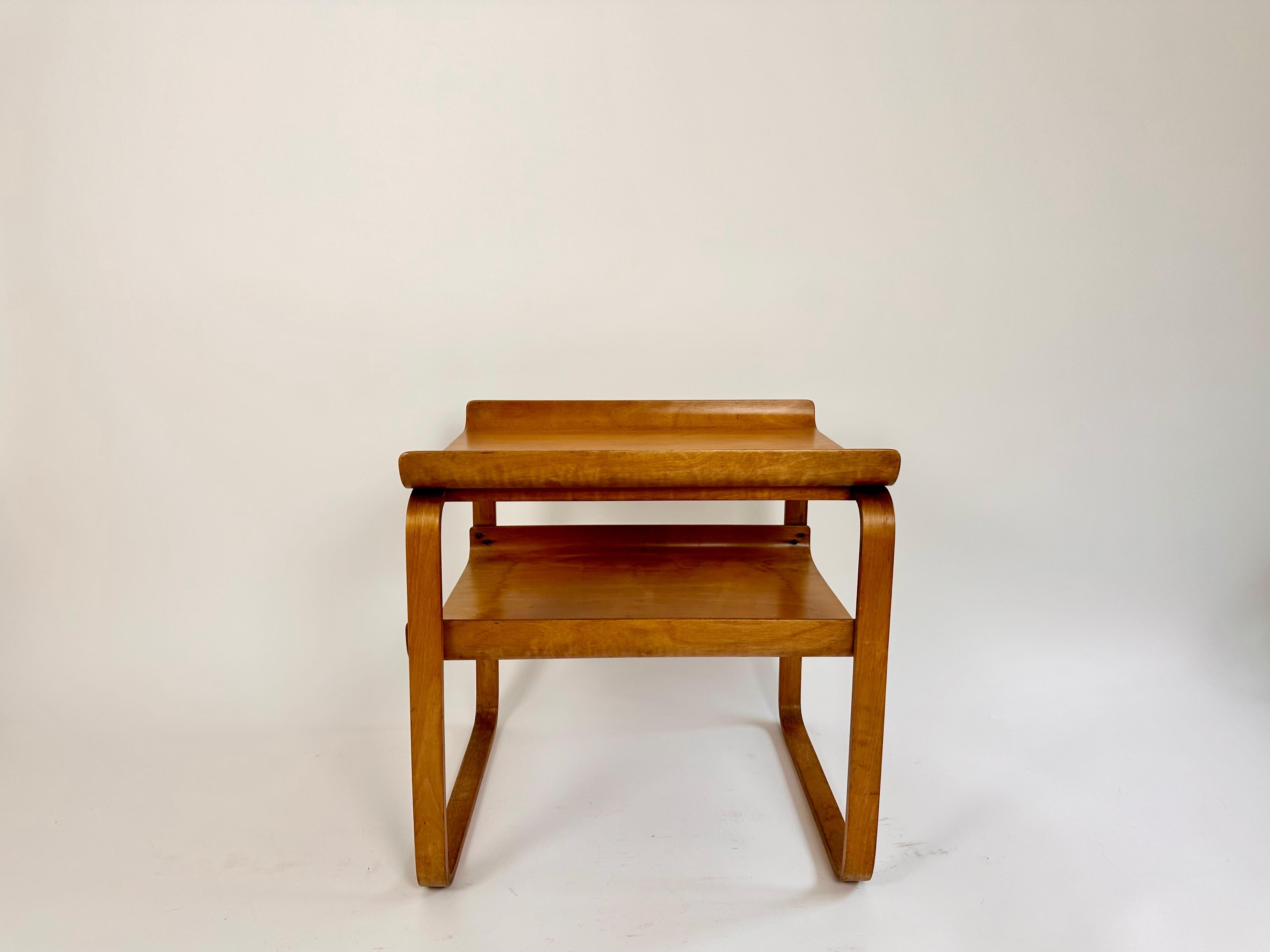 Early edition 1930s side table 915 by Alvar Aalto for Finmar 2