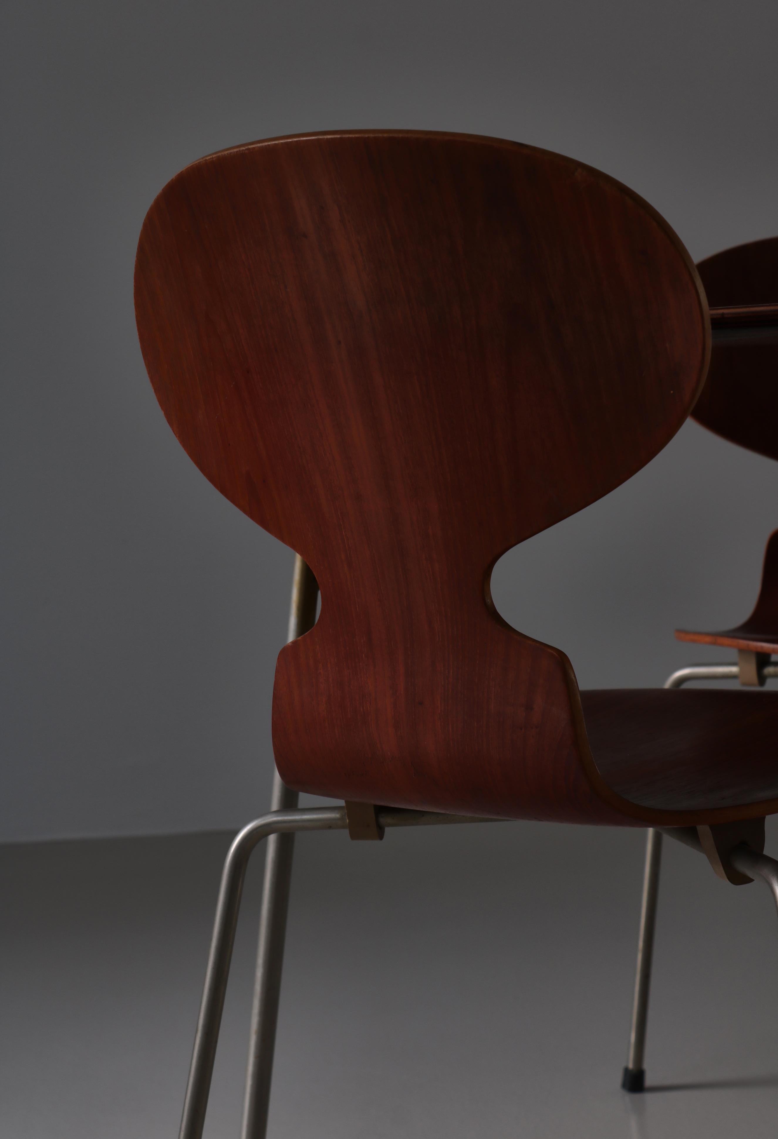 Table à œufs et chaises Fourmi Arne Jacobsen, bois de teck et acier, années 1950 4