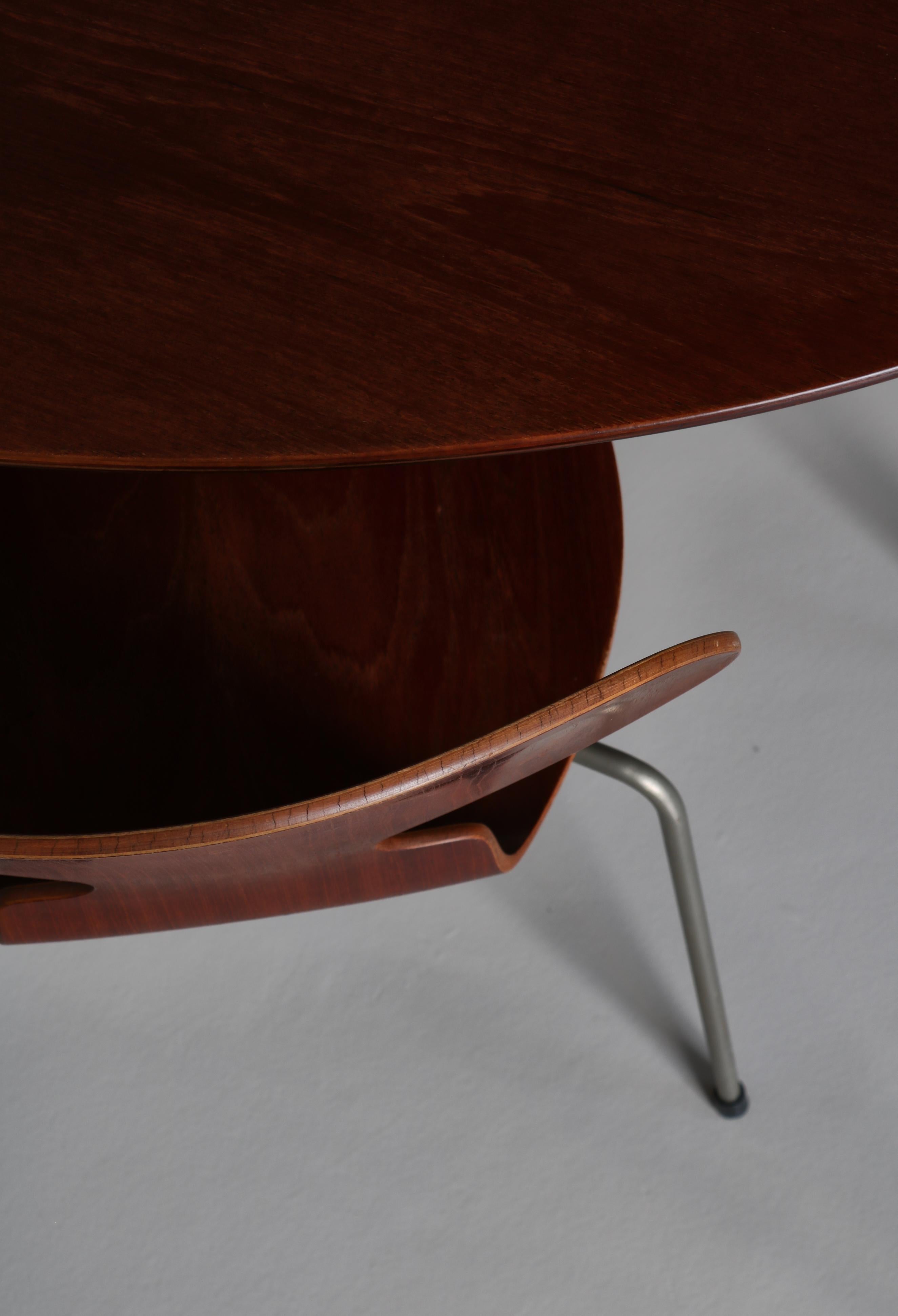Table à œufs et chaises Fourmi Arne Jacobsen, bois de teck et acier, années 1950 2