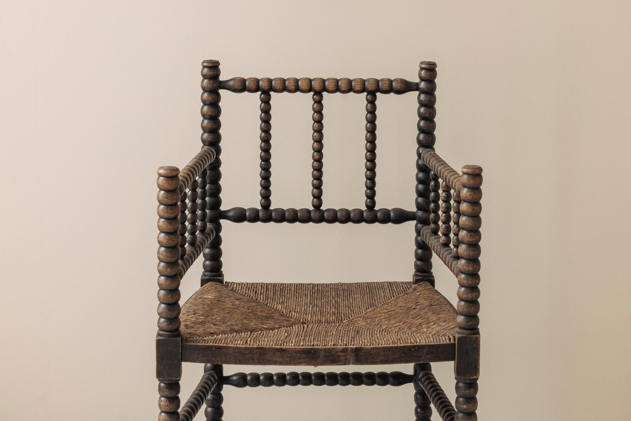 Chaise Bobbin d'édition ancienne provenant de France, datant des années 1930. en vente 3
