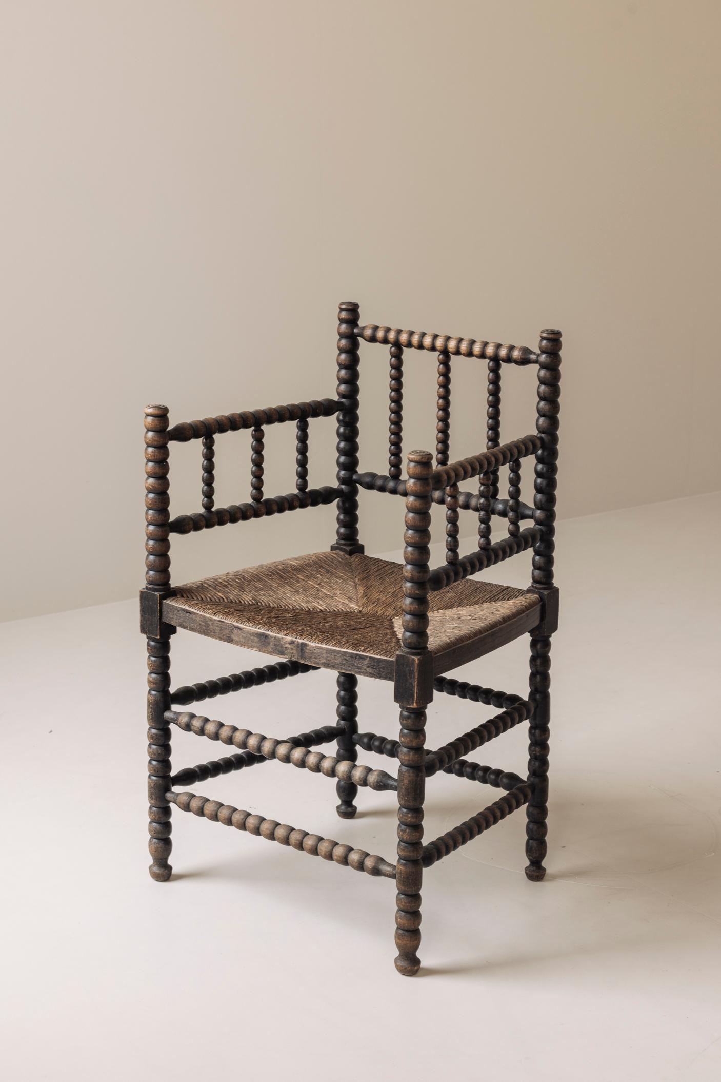 Français Chaise Bobbin d'édition ancienne provenant de France, datant des années 1930. en vente
