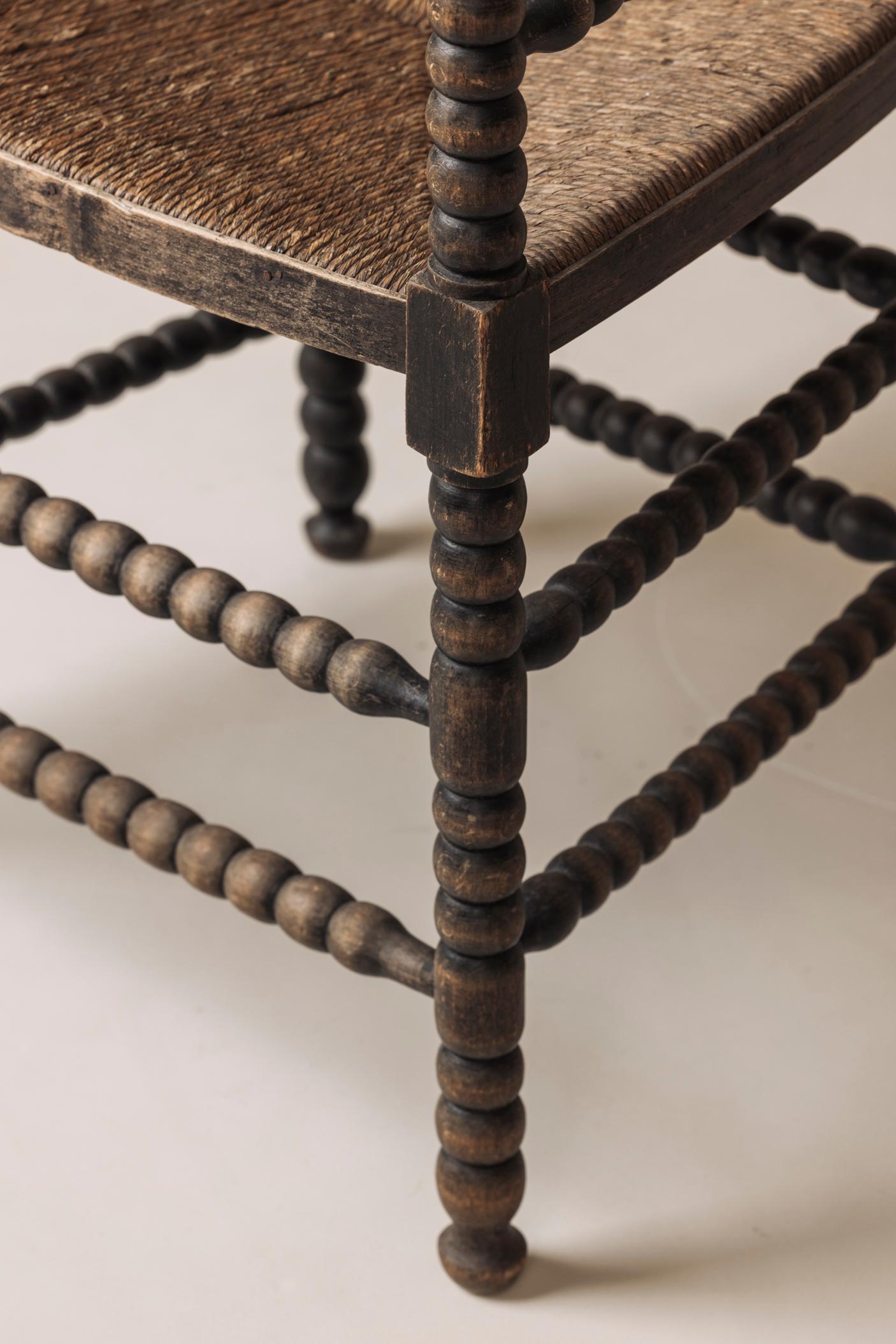 Corde en papier Chaise Bobbin d'édition ancienne provenant de France, datant des années 1930. en vente