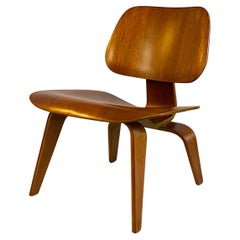 Chaise longue Eames pour Herman Miller LCW, première édition