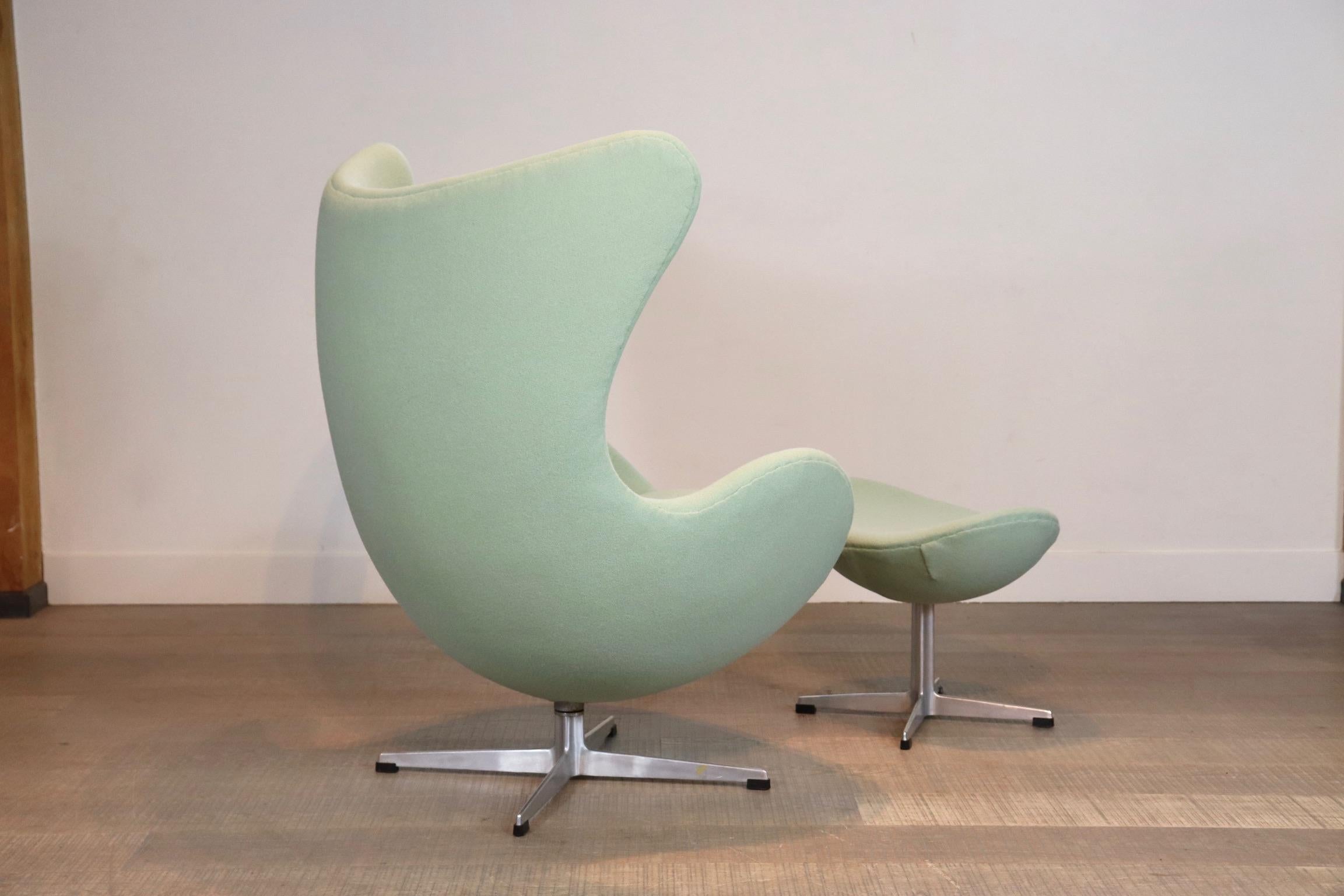 Metal Early Edition Egg Chair with Ottoman by Arne Jacobsen for Fritz Hansen, 1960s