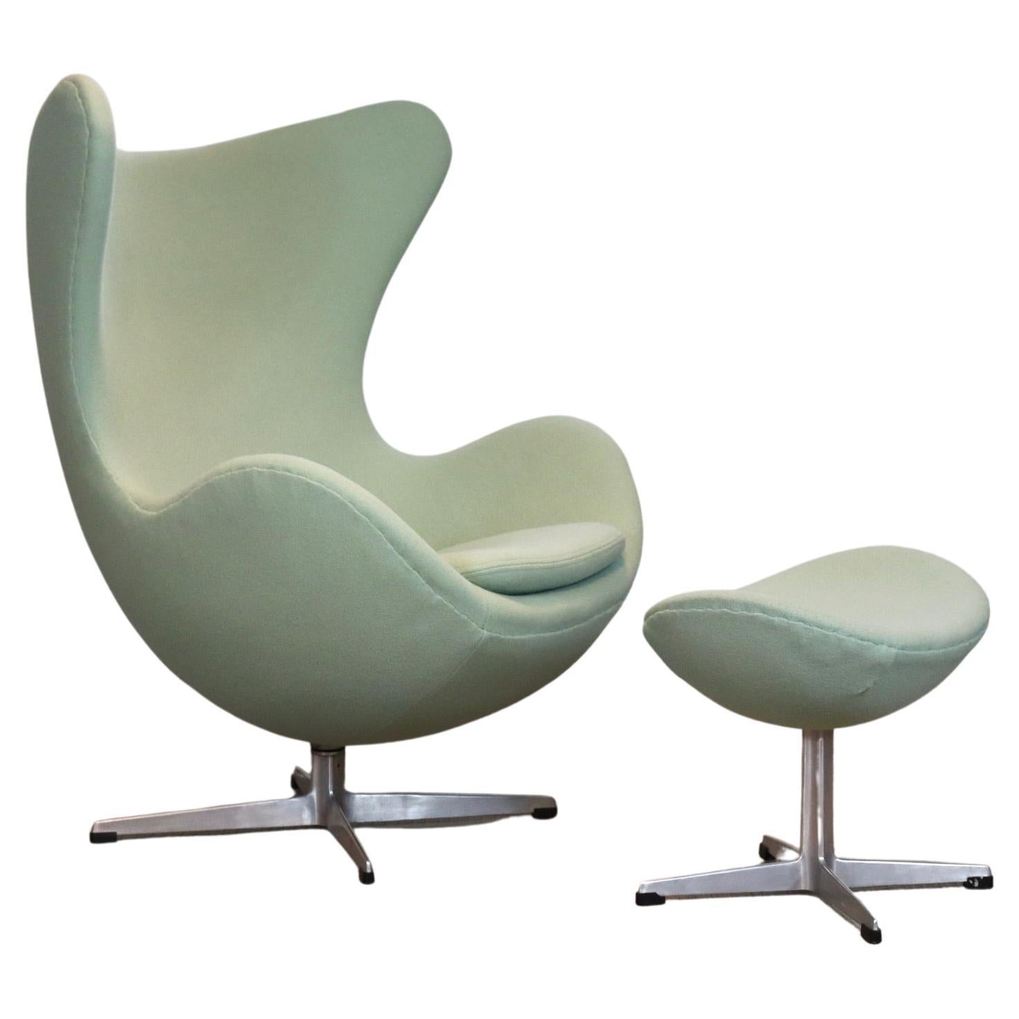 Early Edition Egg Chair with Ottoman by Arne Jacobsen for Fritz Hansen, 1960s