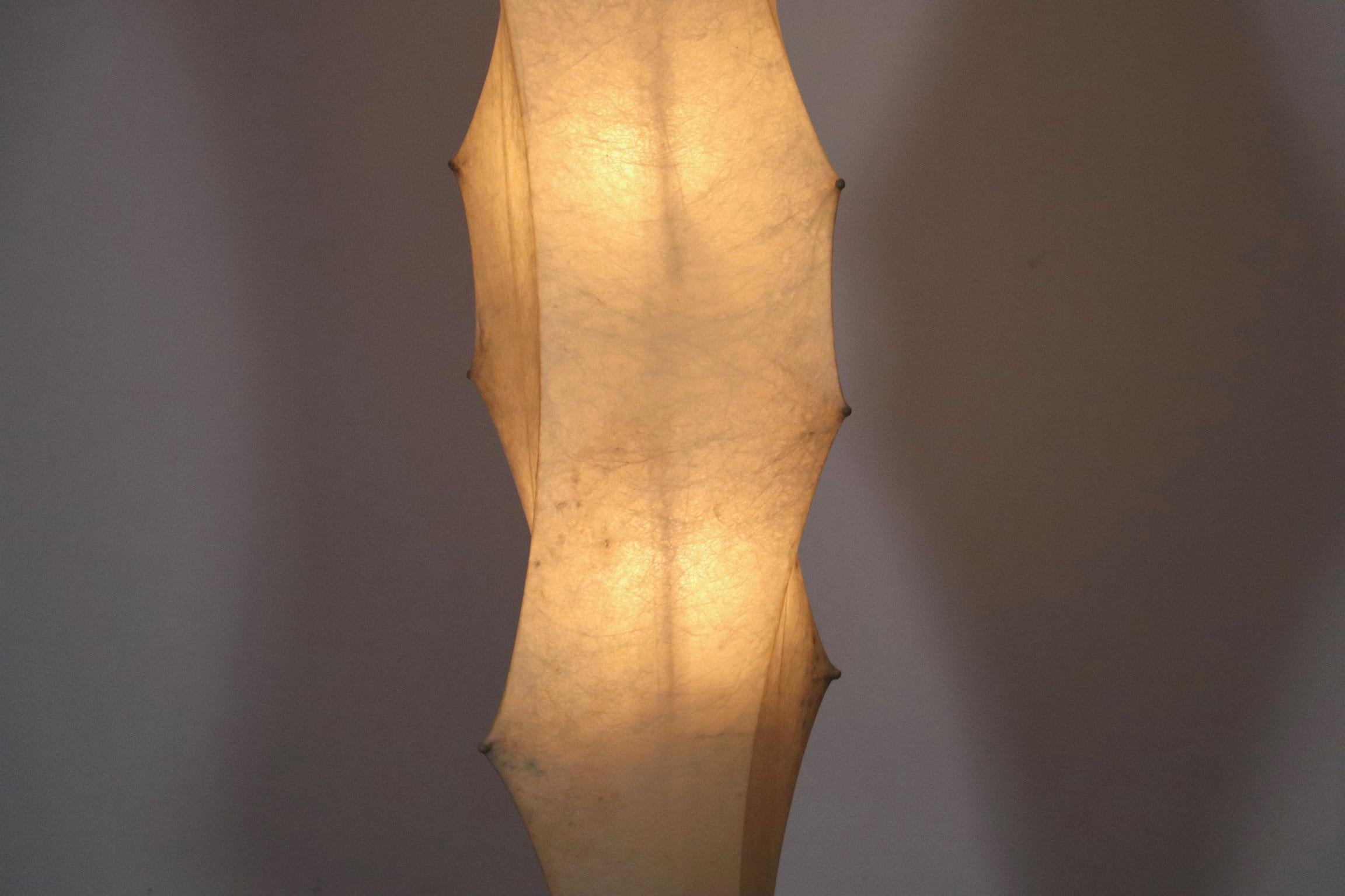 Early Edition Fantasma Floor Lamp By Tobia Scarpa For Flos, Italy, 1960s  For Sale 4