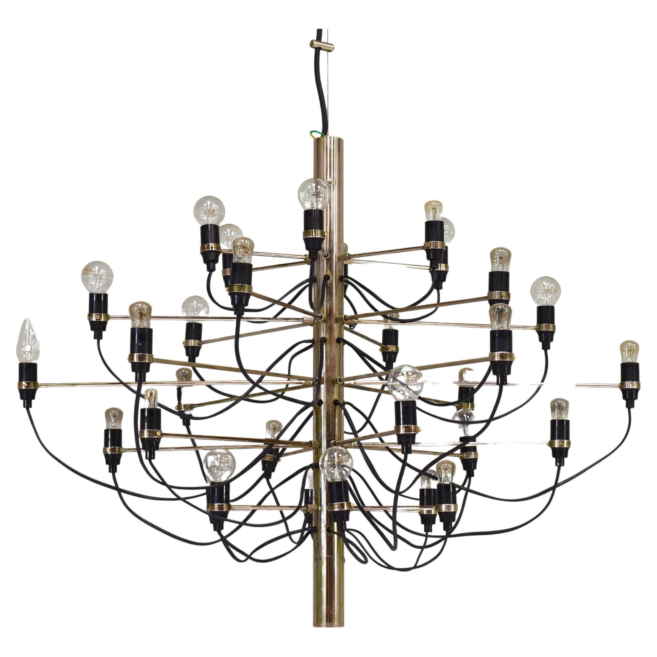 Early Edition Gino Sarfatti 2097/30 Brass Chandelier for Arteluce / Flos, Italy