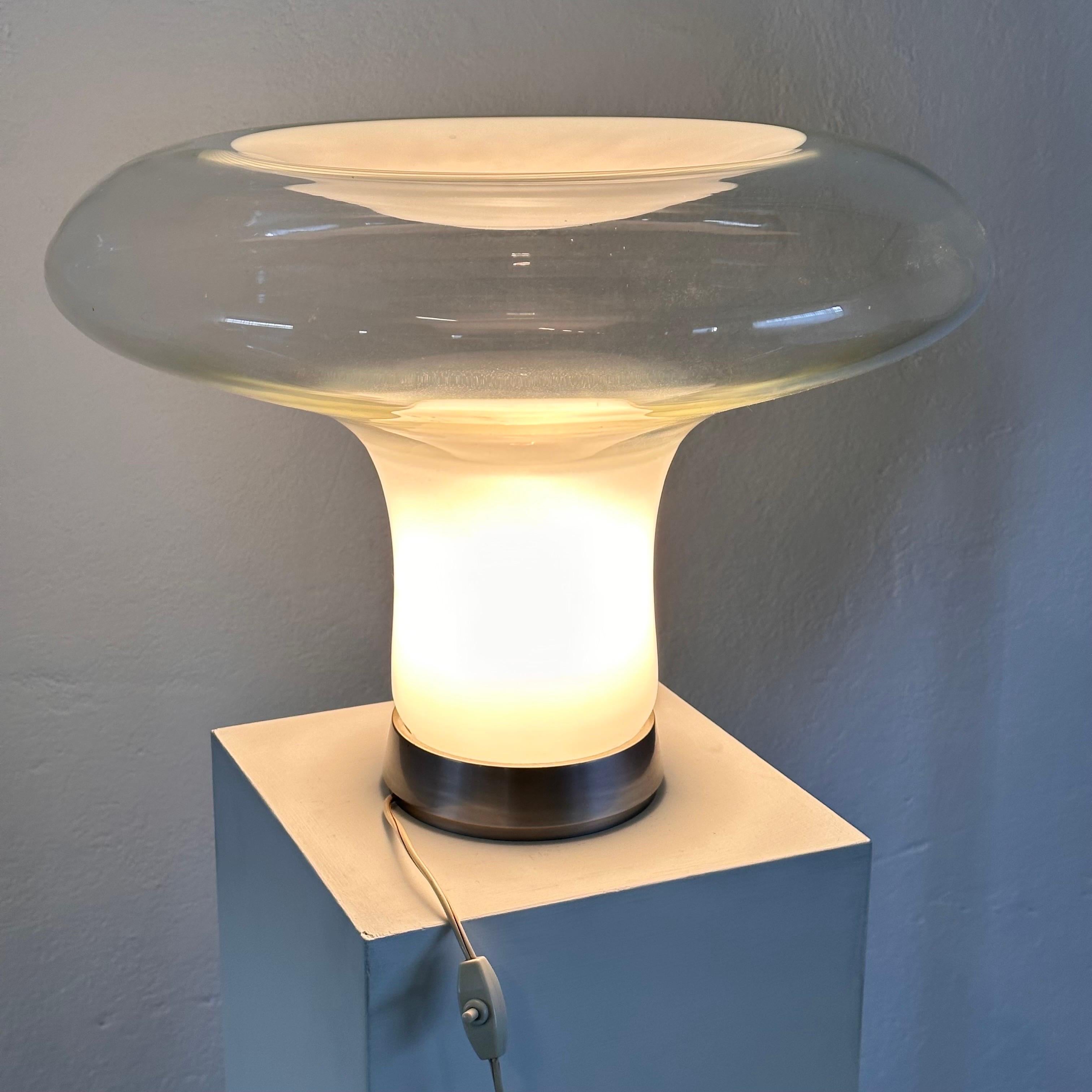 Early Edition Glass Table Lamp by Angelo Mangiarotti for Artemide, 1970s In Good Condition For Sale In Brescia , Brescia