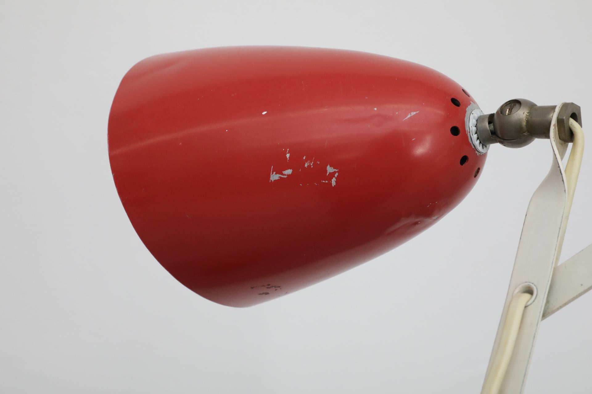 Frühe Ausgabe Hala-Stil Industrielle Wandhalterung Schere in Rot und Weiß in Rot im Angebot 10