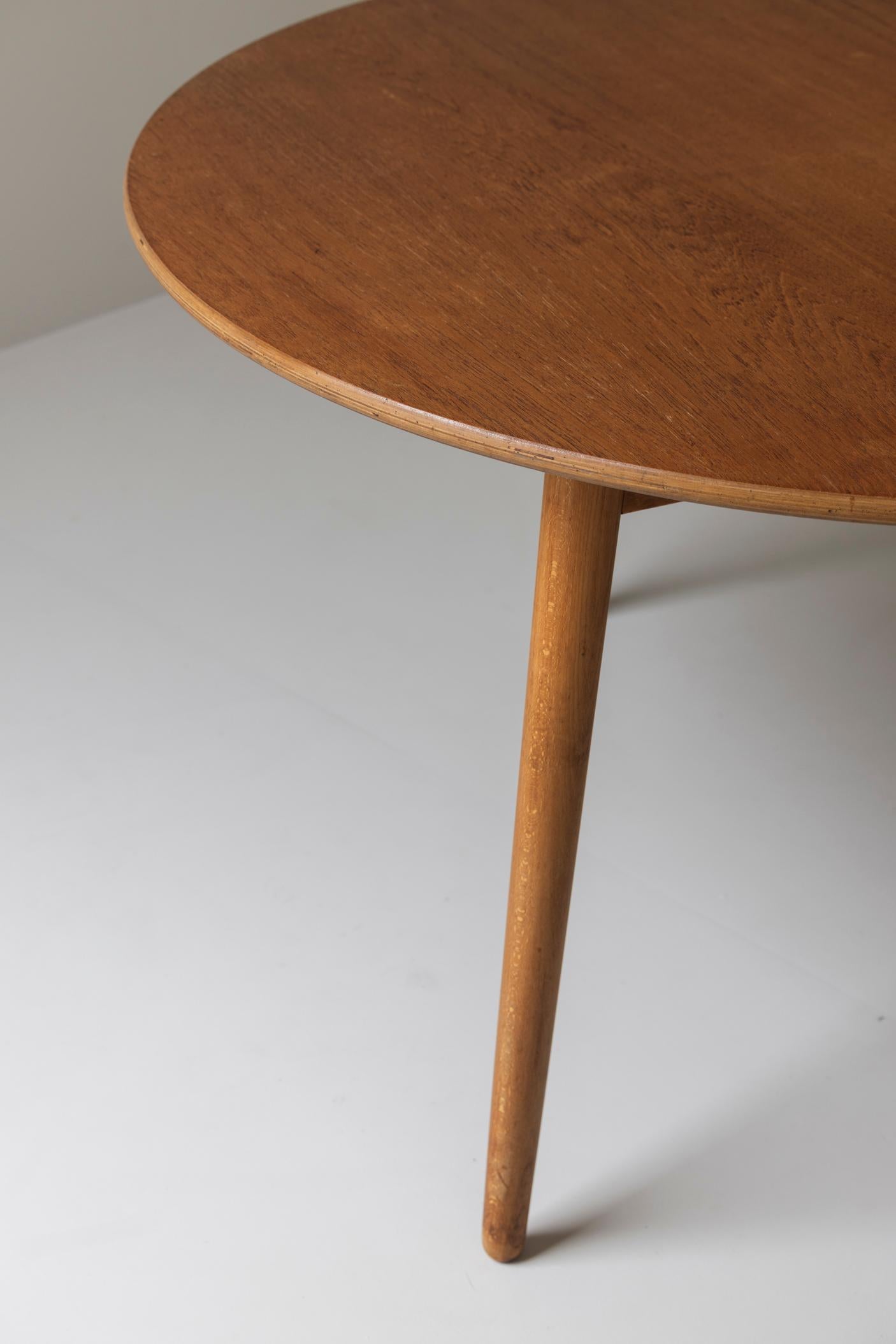 Early edition Heart dinning table by Hans Wegner for Fritz Hansen, Denmark 1960s For Sale 3