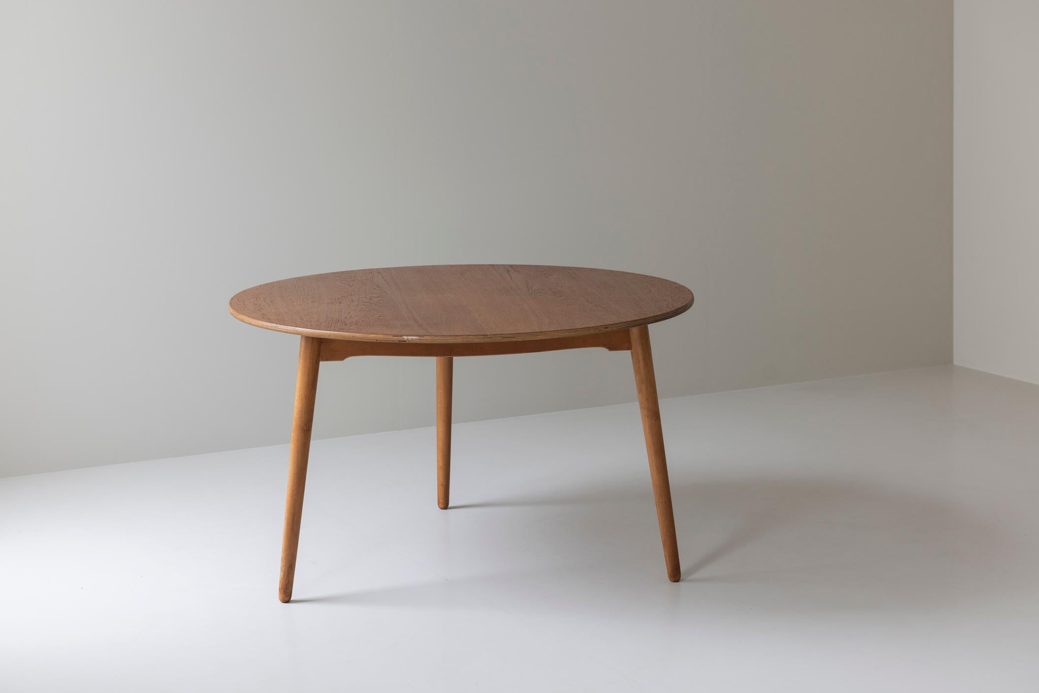 Scandinavian Modern Early edition Heart dinning table by Hans Wegner for Fritz Hansen, Denmark 1960s For Sale