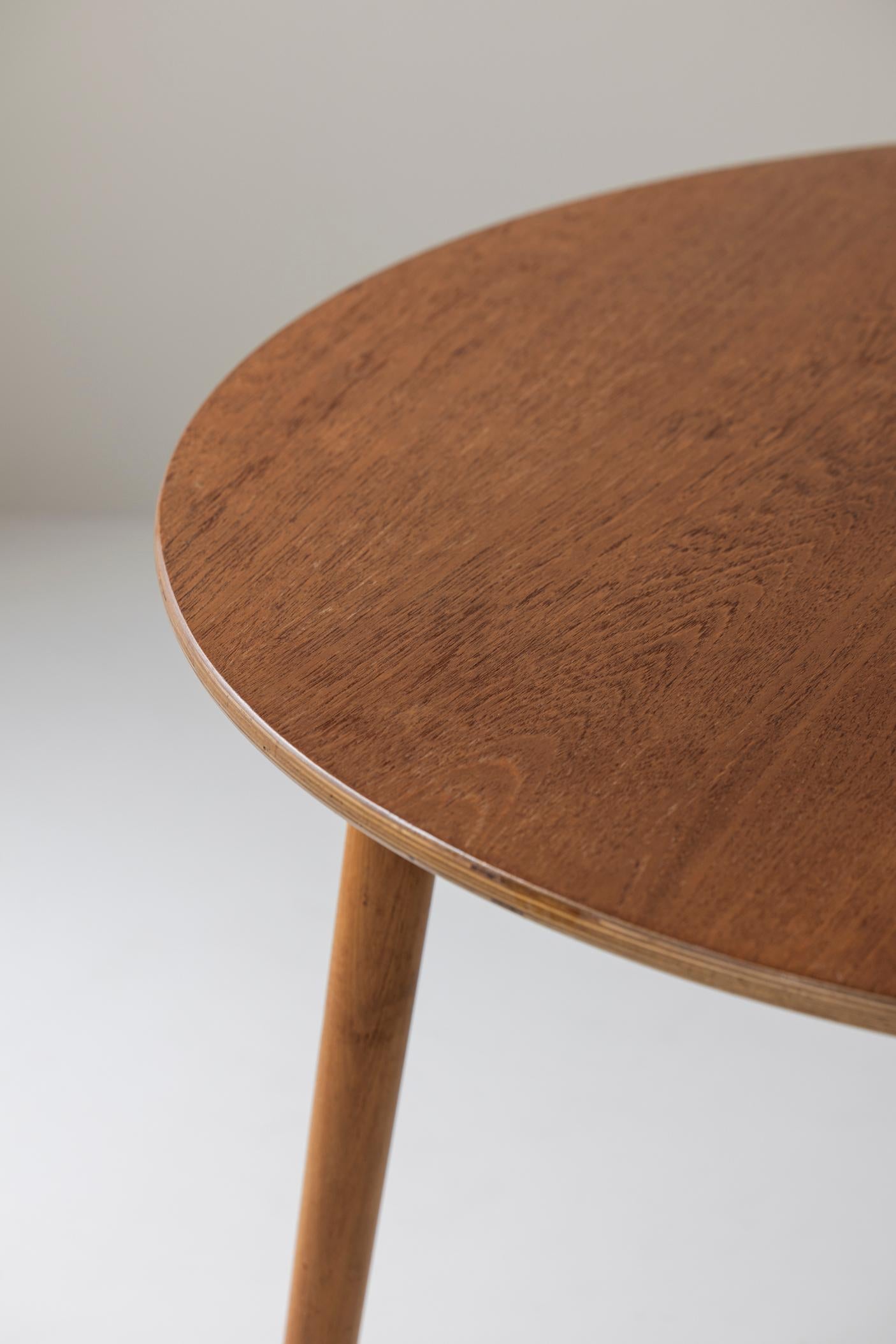 Early edition Heart dinning table by Hans Wegner for Fritz Hansen, Denmark 1960s In Good Condition For Sale In Antwerp, BE