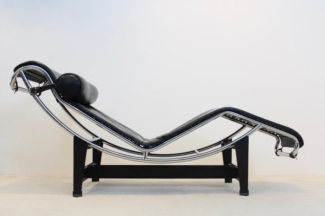 Early Edition Le Corbusier LC4 for Cassina in Leather, by Jeanneret & Perriand 4