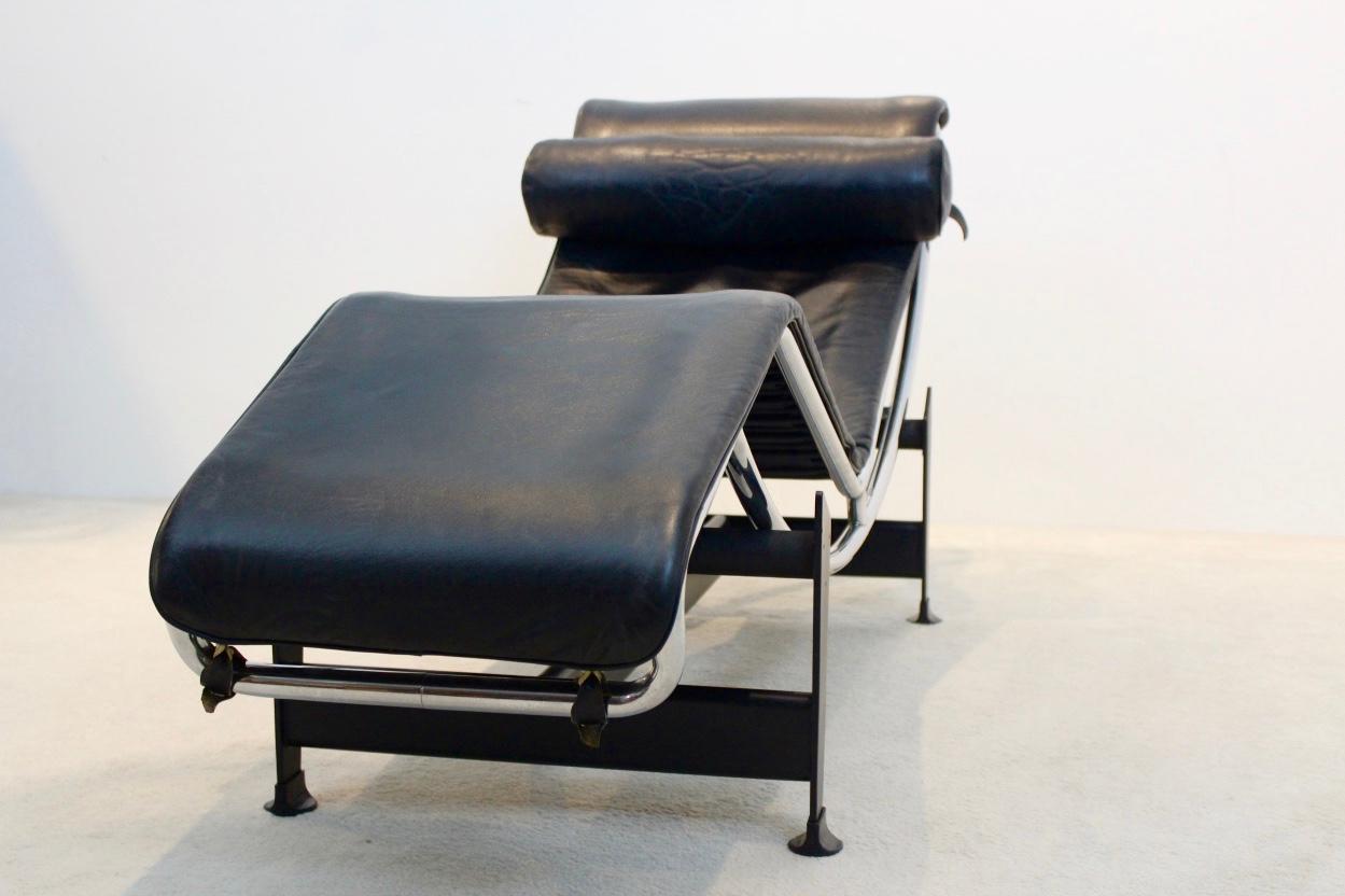 Early Edition Le Corbusier LC4 for Cassina in Leather, by Jeanneret & Perriand In Good Condition In Voorburg, NL