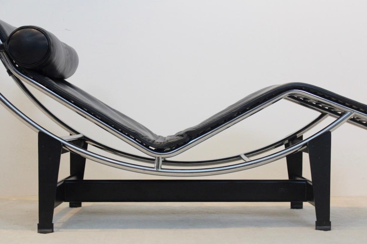 Early Edition Le Corbusier LC4 for Cassina in Leather, by Jeanneret & Perriand 2