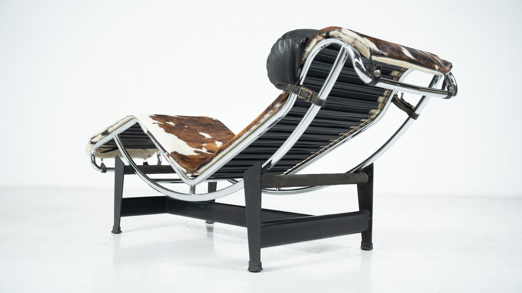 Première édition de la chaise longue LC4 de Le Corbusier pour Cassina, Italie en vente 6