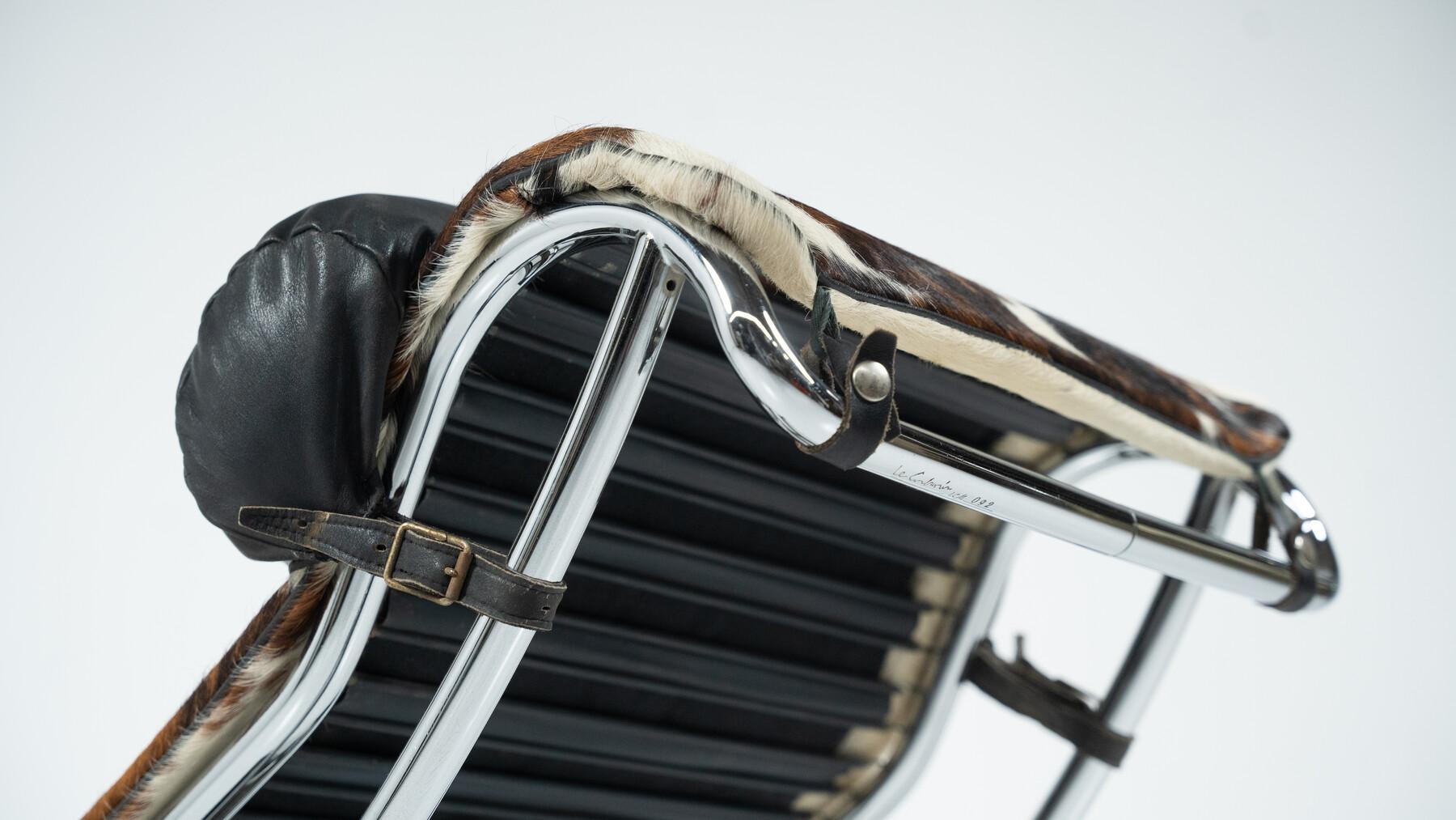 Première édition de la chaise longue LC4 de Le Corbusier pour Cassina, Italie en vente 9