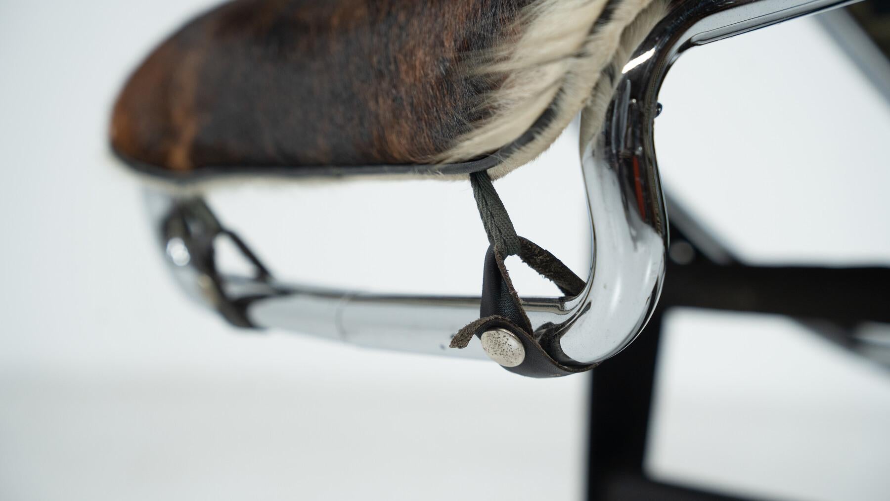 Mid-Century Modern Première édition de la chaise longue LC4 de Le Corbusier pour Cassina, Italie en vente