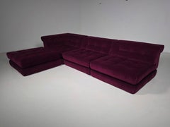 Frühes Mah-Jong-Sofa aus auberginefarbenem Baumwollsamt von Roche Bobois, 1970er Jahre