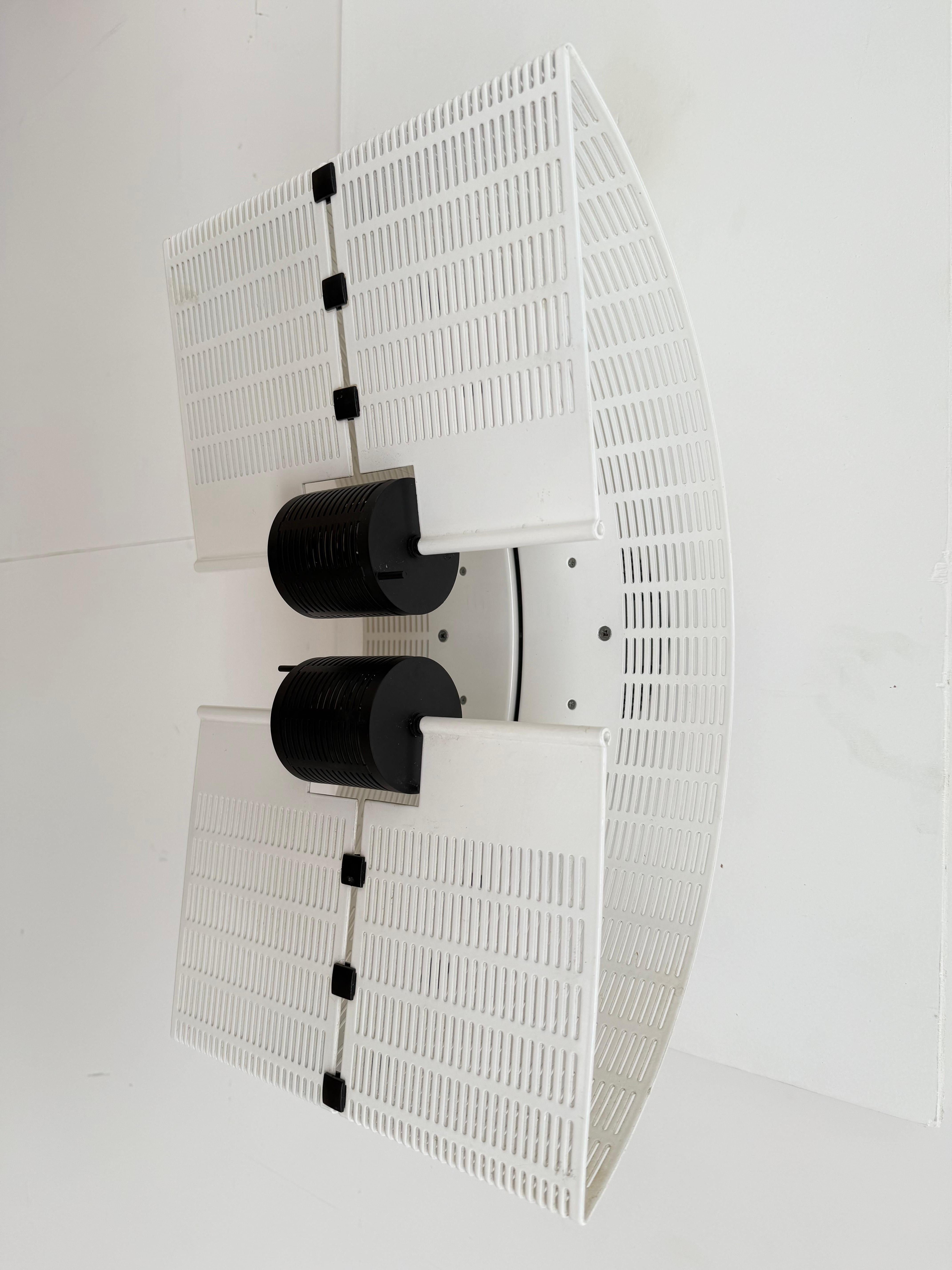 Early Edition Mario Botta Black&White 'Fidia' Wall Applique Artemide Italy, 1986 In Good Condition For Sale In bergen op zoom, NL