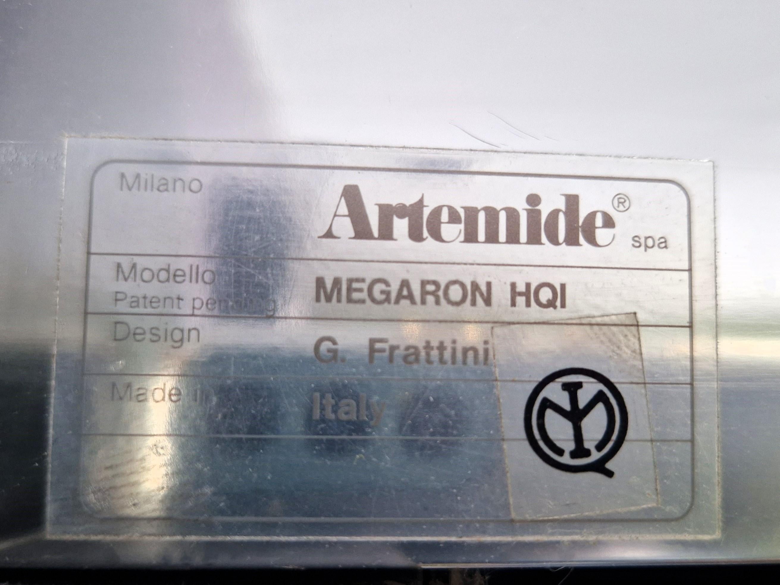 Frühe Megaron-Stehleuchte von Gianfranco Frattini für Artemide, Italien 1979, Erstausgabe (Ende des 20. Jahrhunderts) im Angebot