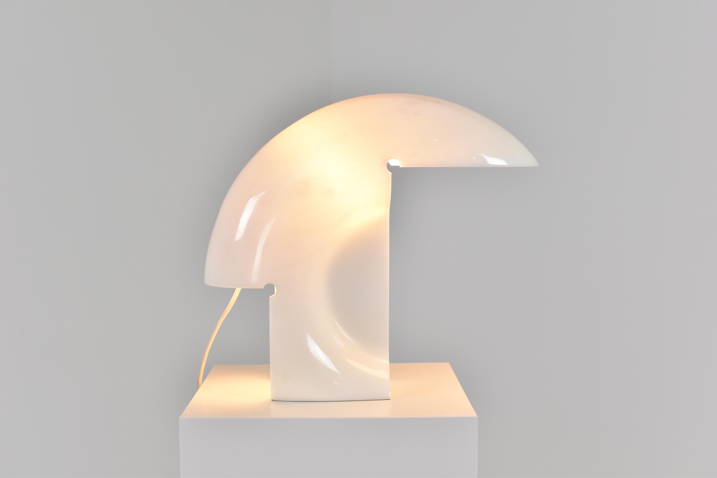 Early edition of this ‘Biagio’ table lamp by Tobia Scarpa for Flos, Italy, 1968. This table lamp features Italian white Carrara marble and is in a very good original condition. A true sculpture! Labeled.