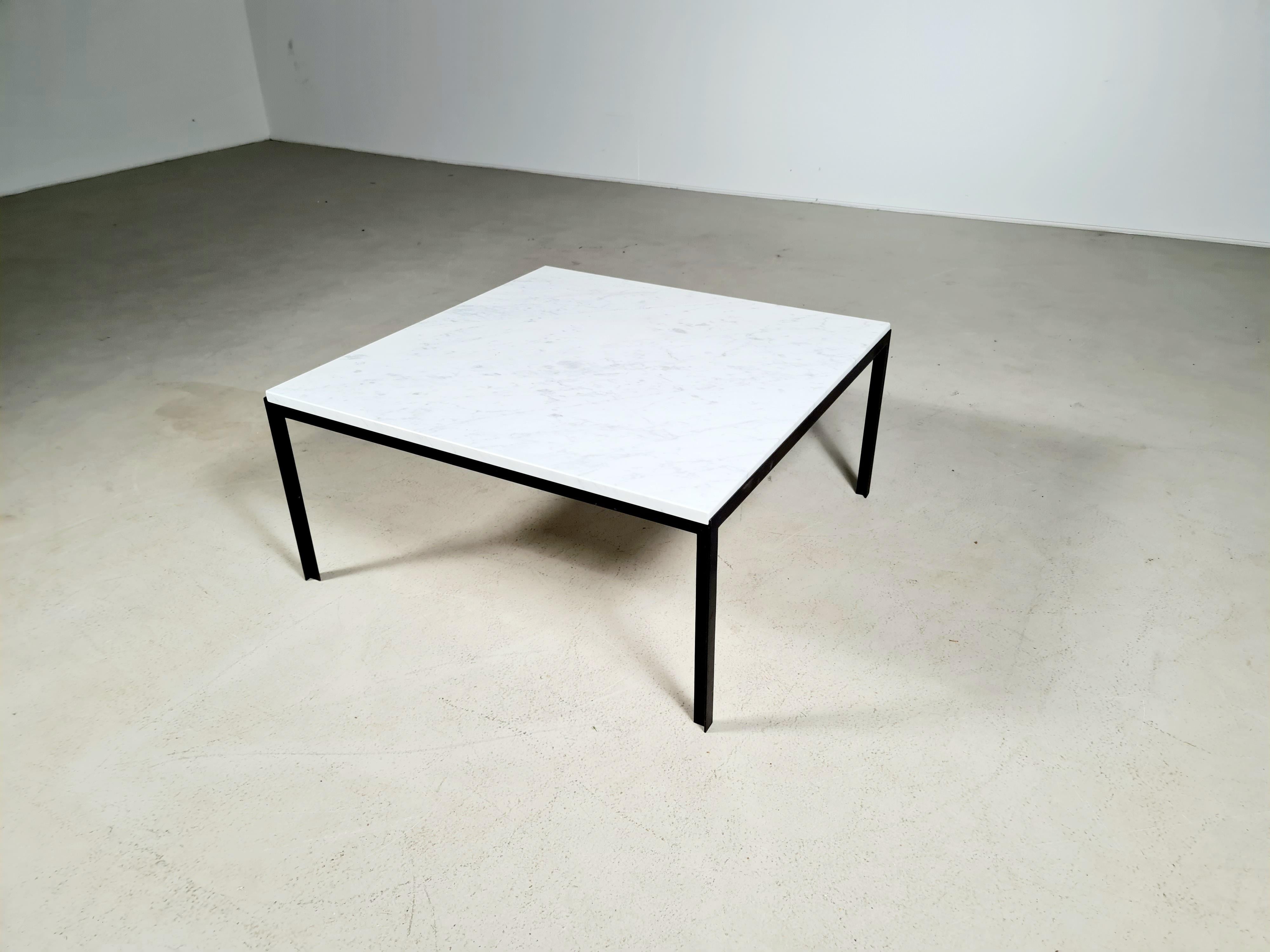 Mid-20th Century Early edition T-angle/T-bar coffee table by Florence Knolll for De Coene, 1950s For Sale