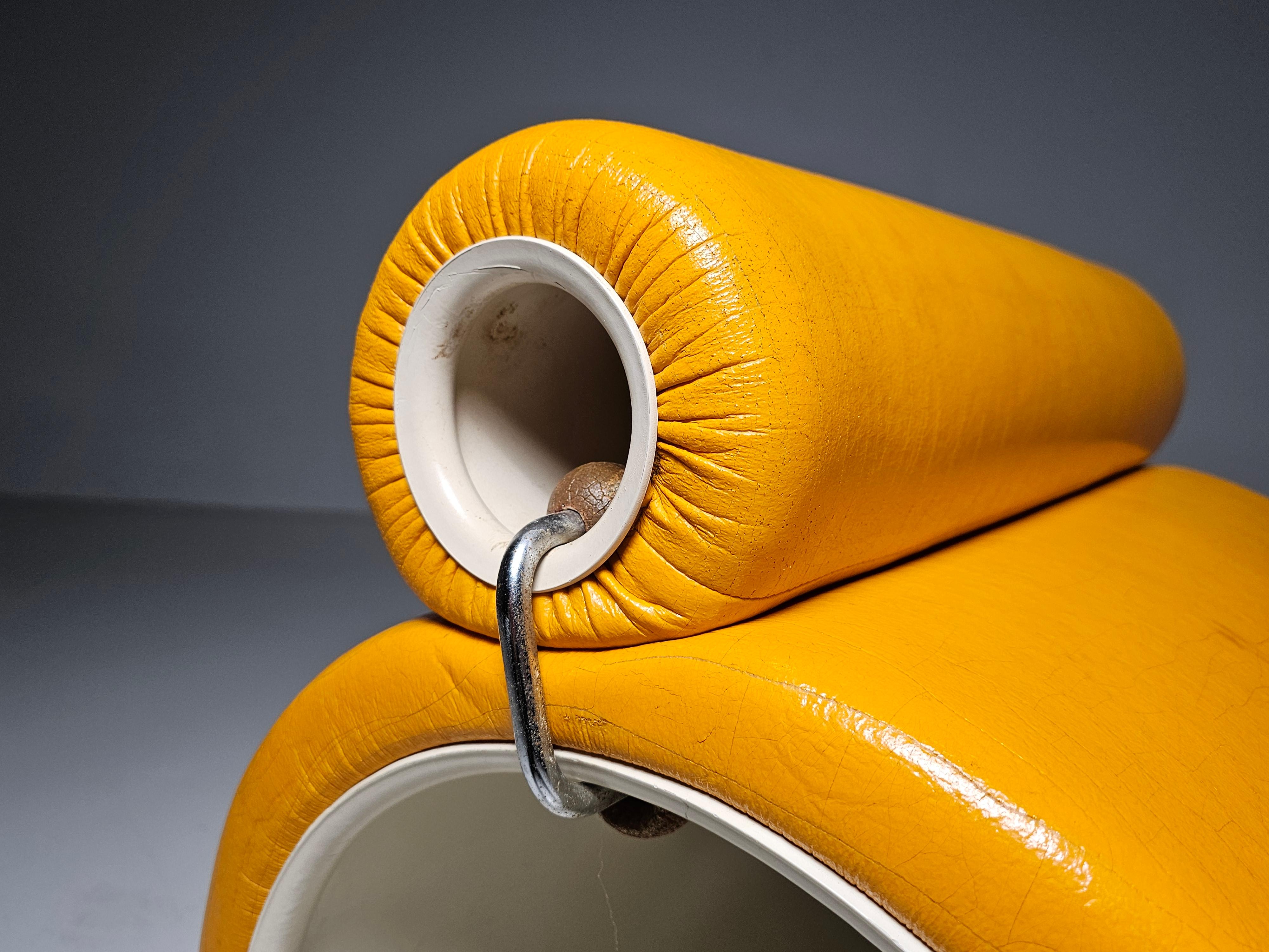 Early edition 'Tube Chair' designed by by Joe Colombo for Flexform, 1960s 5