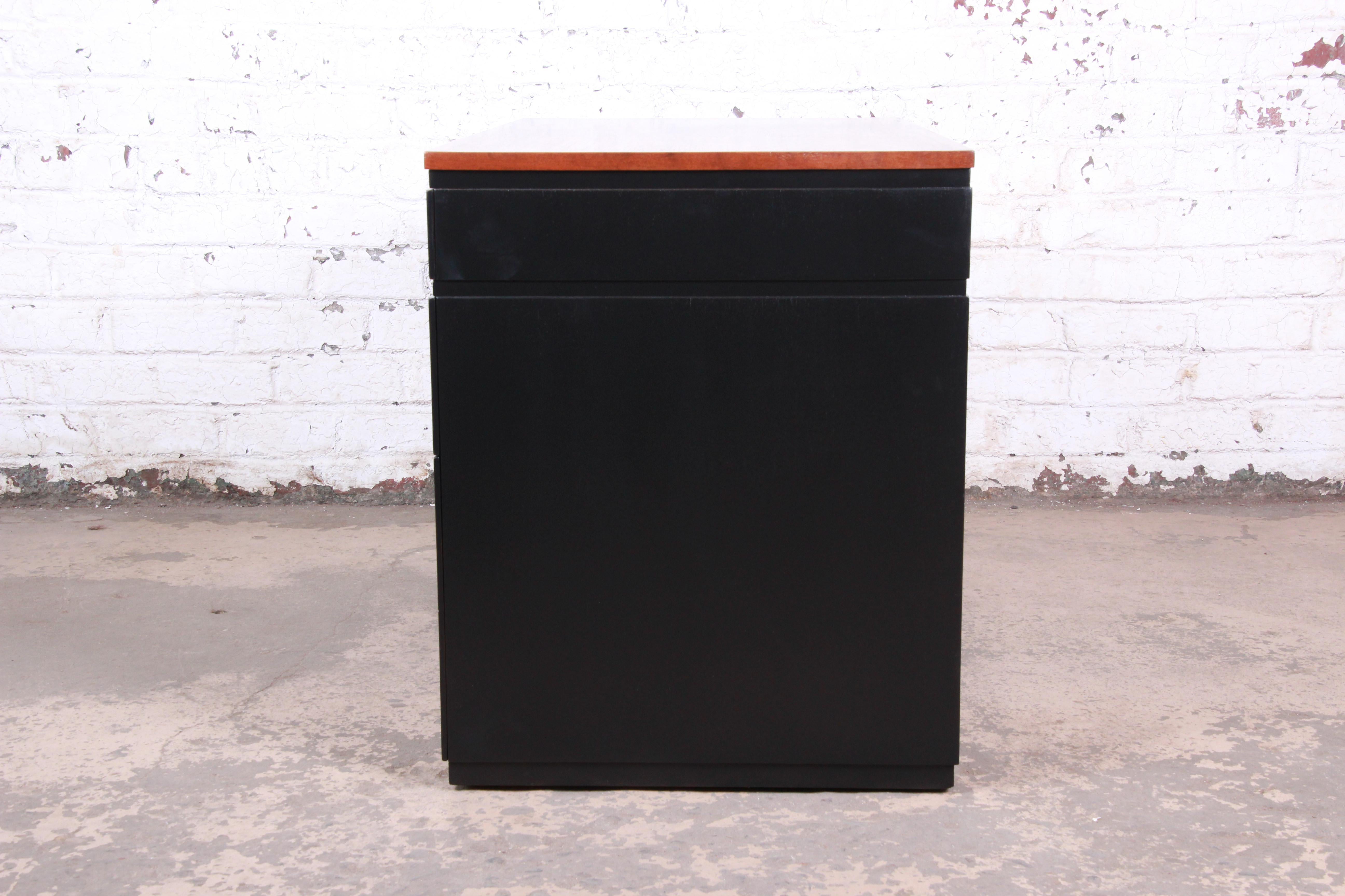 Early Edward Wormley for Dunbar Walnut and Black Lacquered Kneehole Desk, 1940s 4
