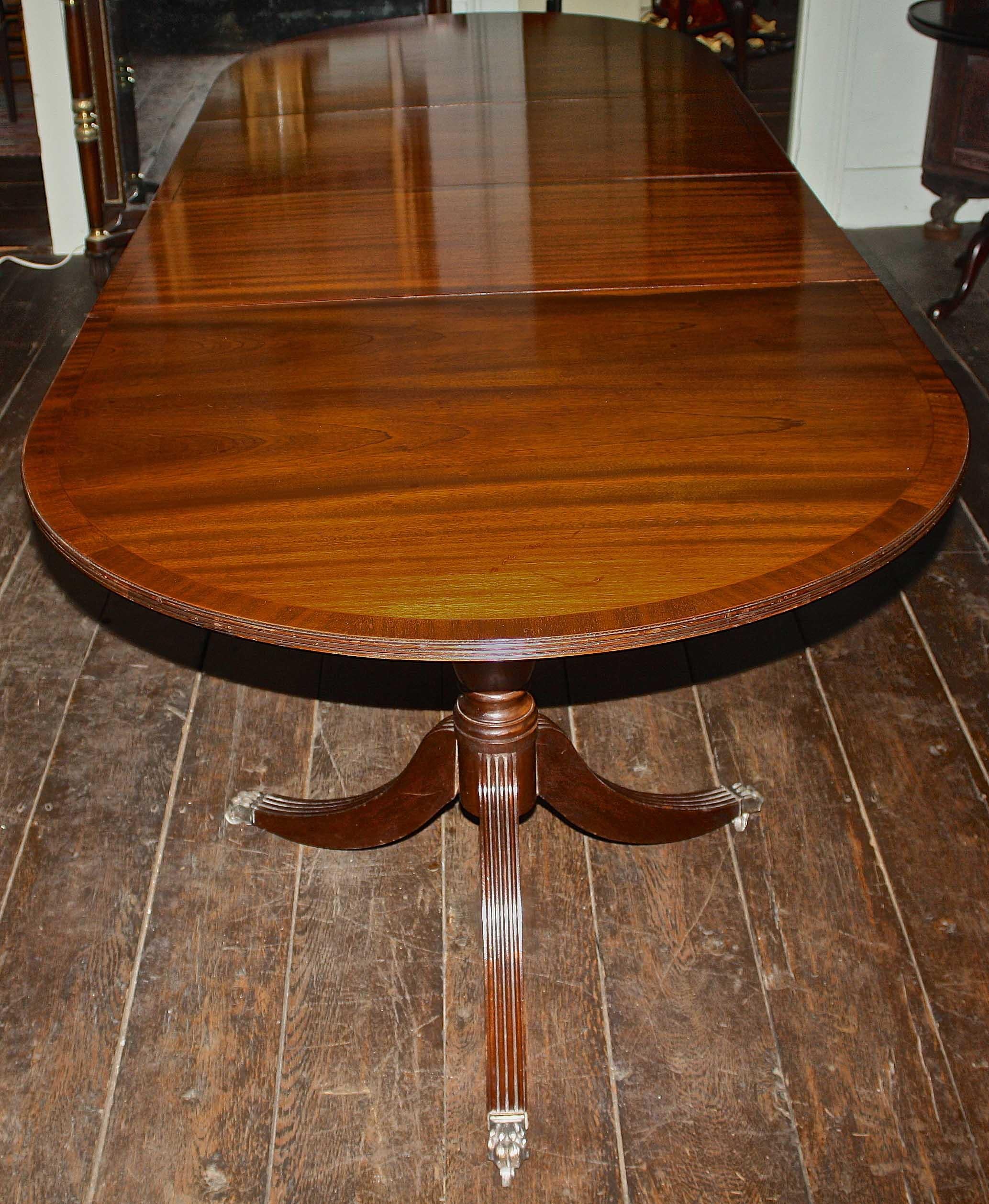 English Early Edwardian Double Pedestal Dining Table For Sale
