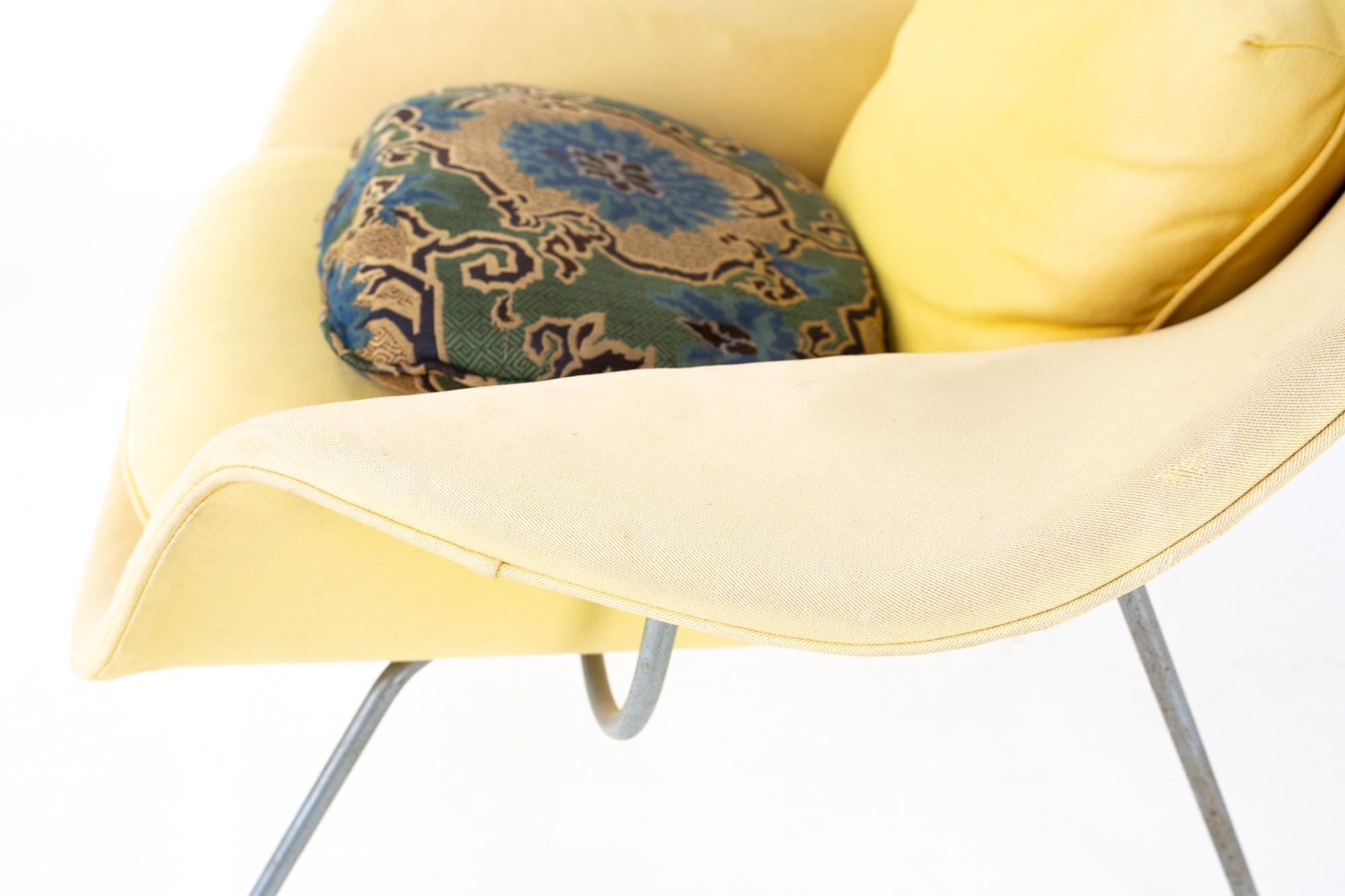Early Eero Saarinen for Knoll Mid Century Womb Lounge Chair 4