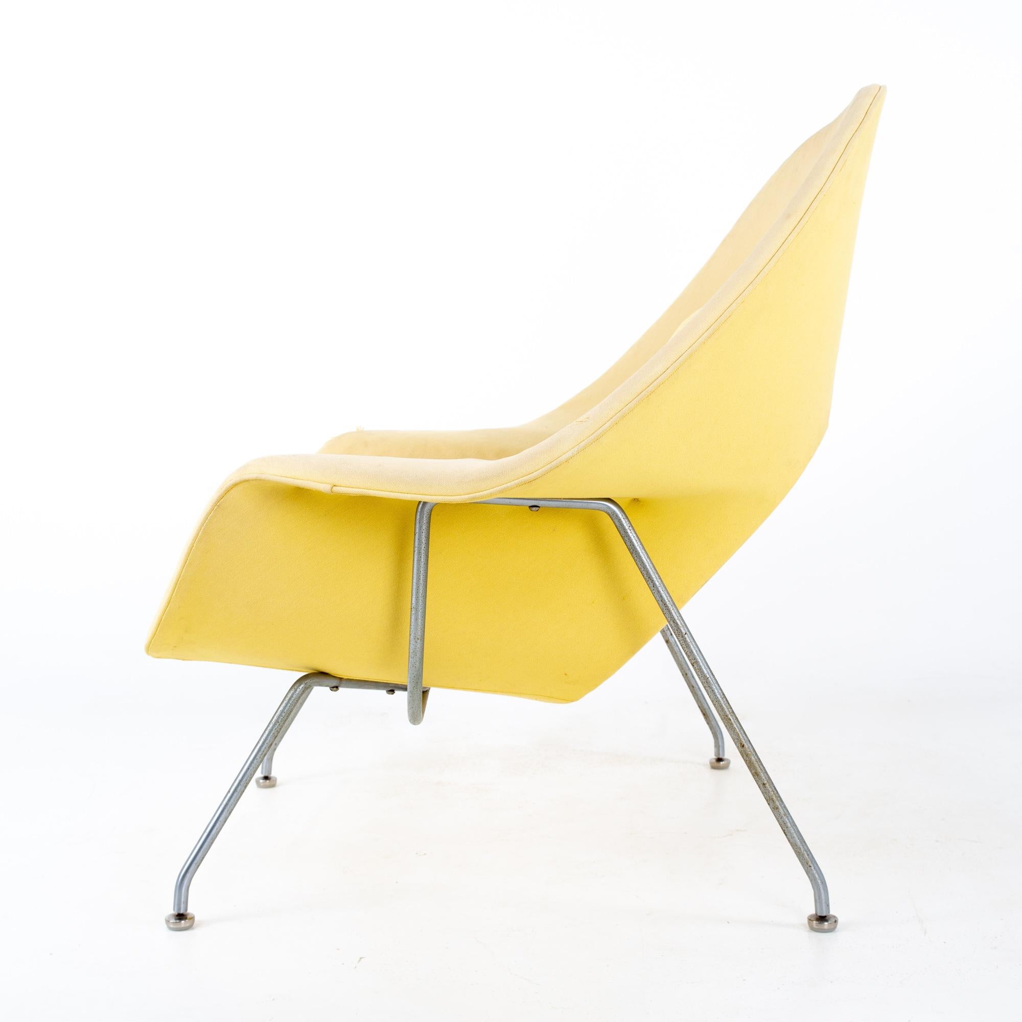 Early Eero Saarinen for Knoll Mid Century Womb Lounge Chair In Good Condition In Countryside, IL