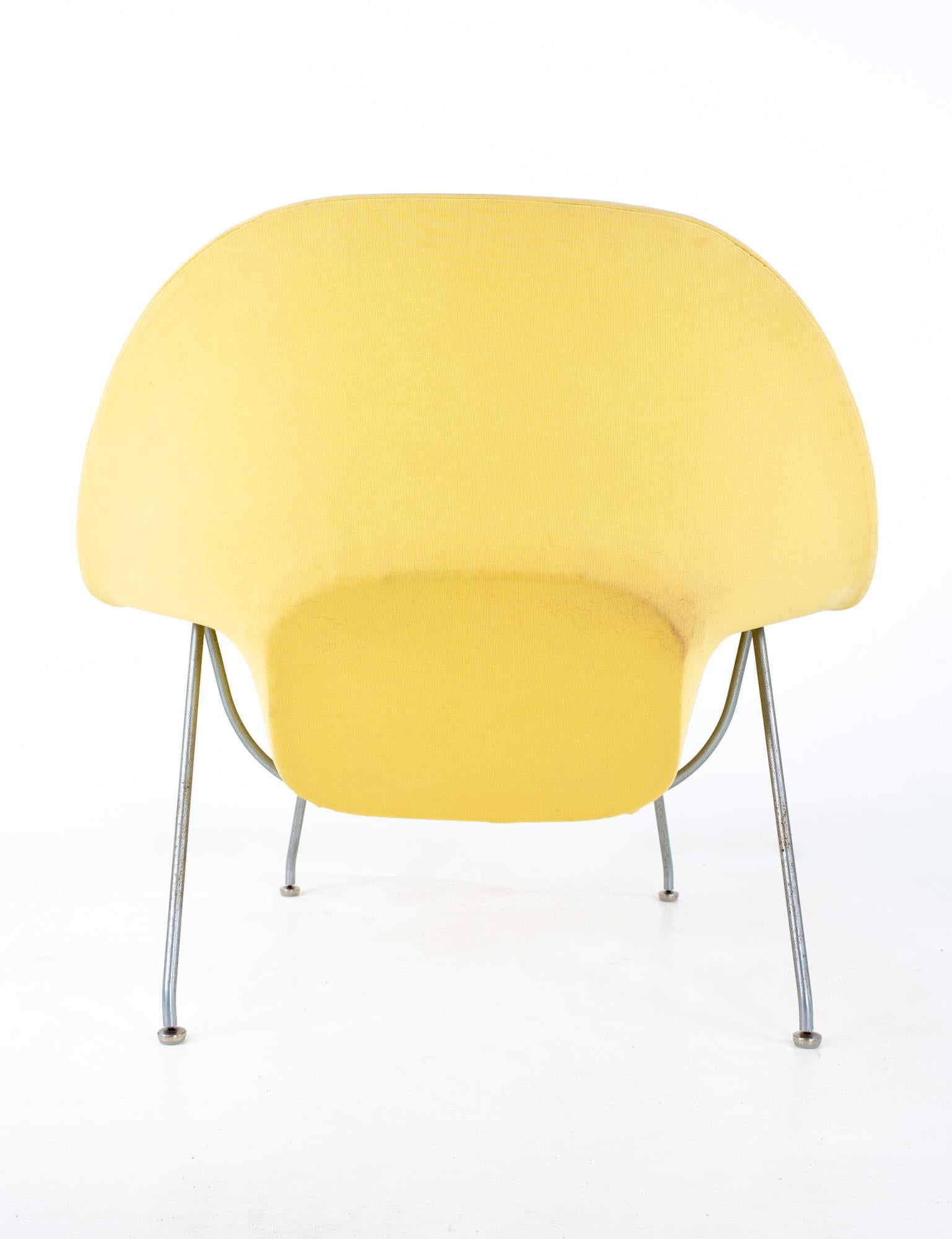 Late 20th Century Early Eero Saarinen for Knoll Mid Century Womb Lounge Chair