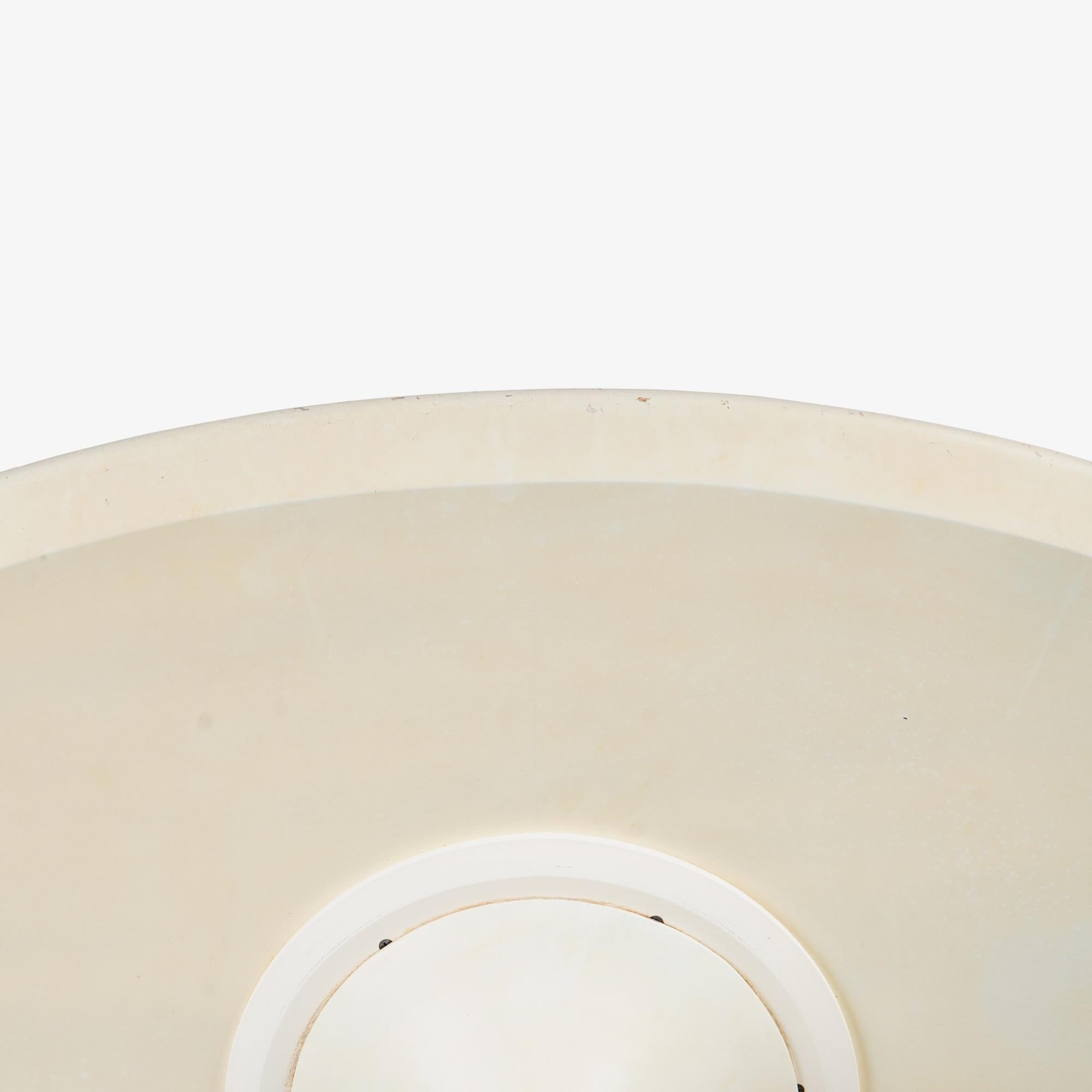 Table basse Tulip d'Eero Saarinen pour Knoll à piédestal ovale en stratifié blanc en vente 3