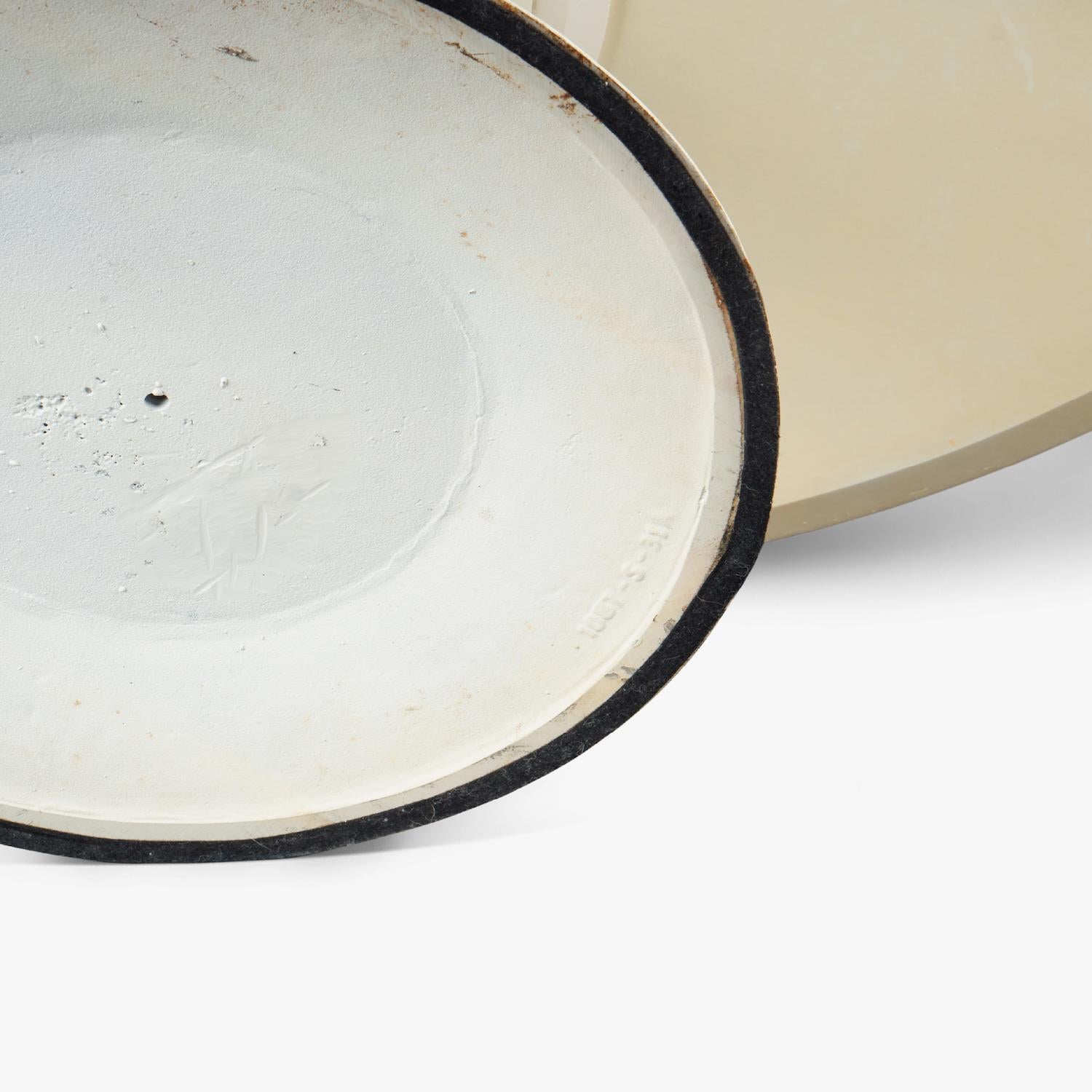 Table basse Tulip d'Eero Saarinen pour Knoll à piédestal ovale en stratifié blanc en vente 4