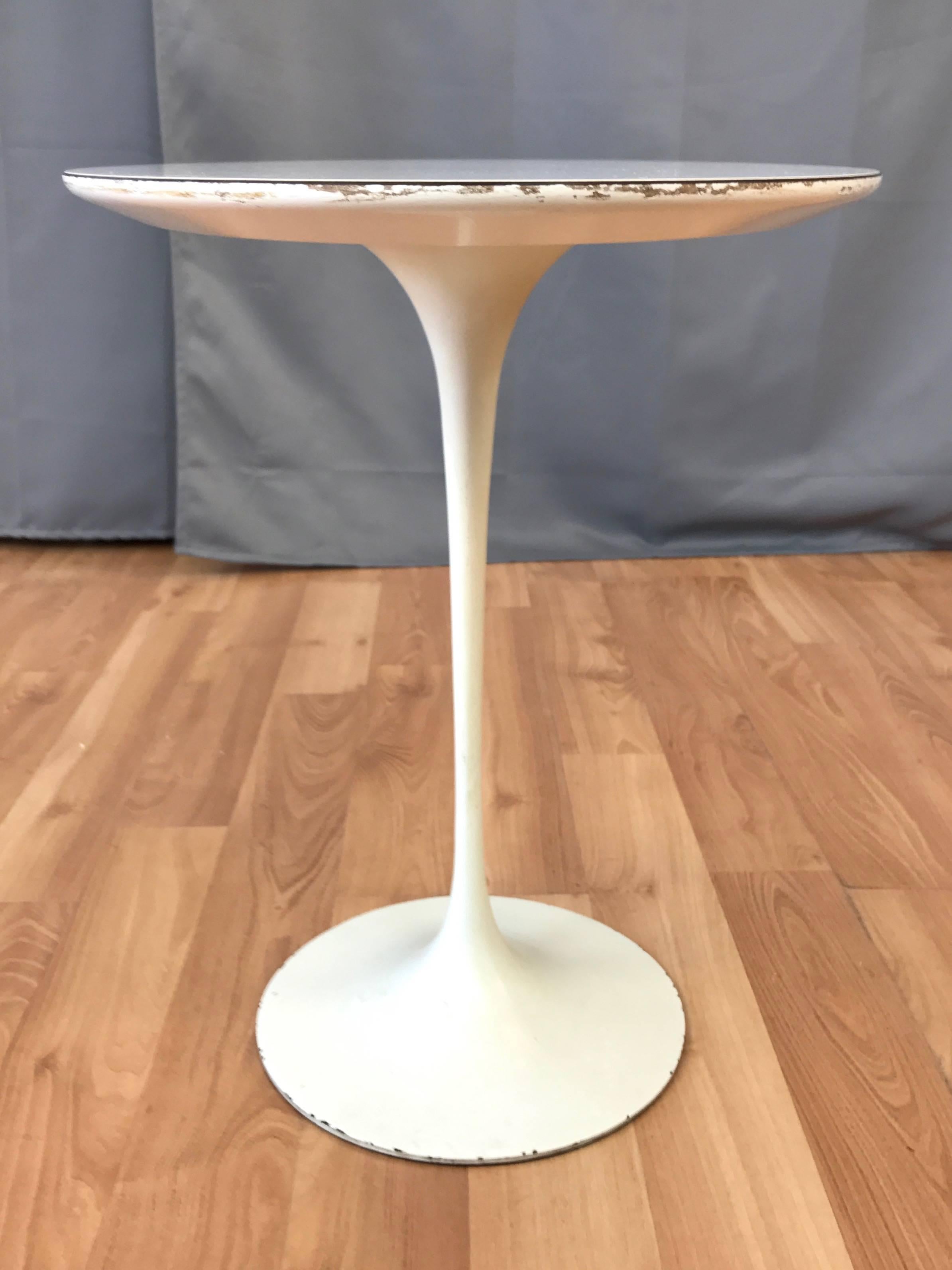 American Early Eero Saarinen for Knoll Pedestal Collection Oval Side Table