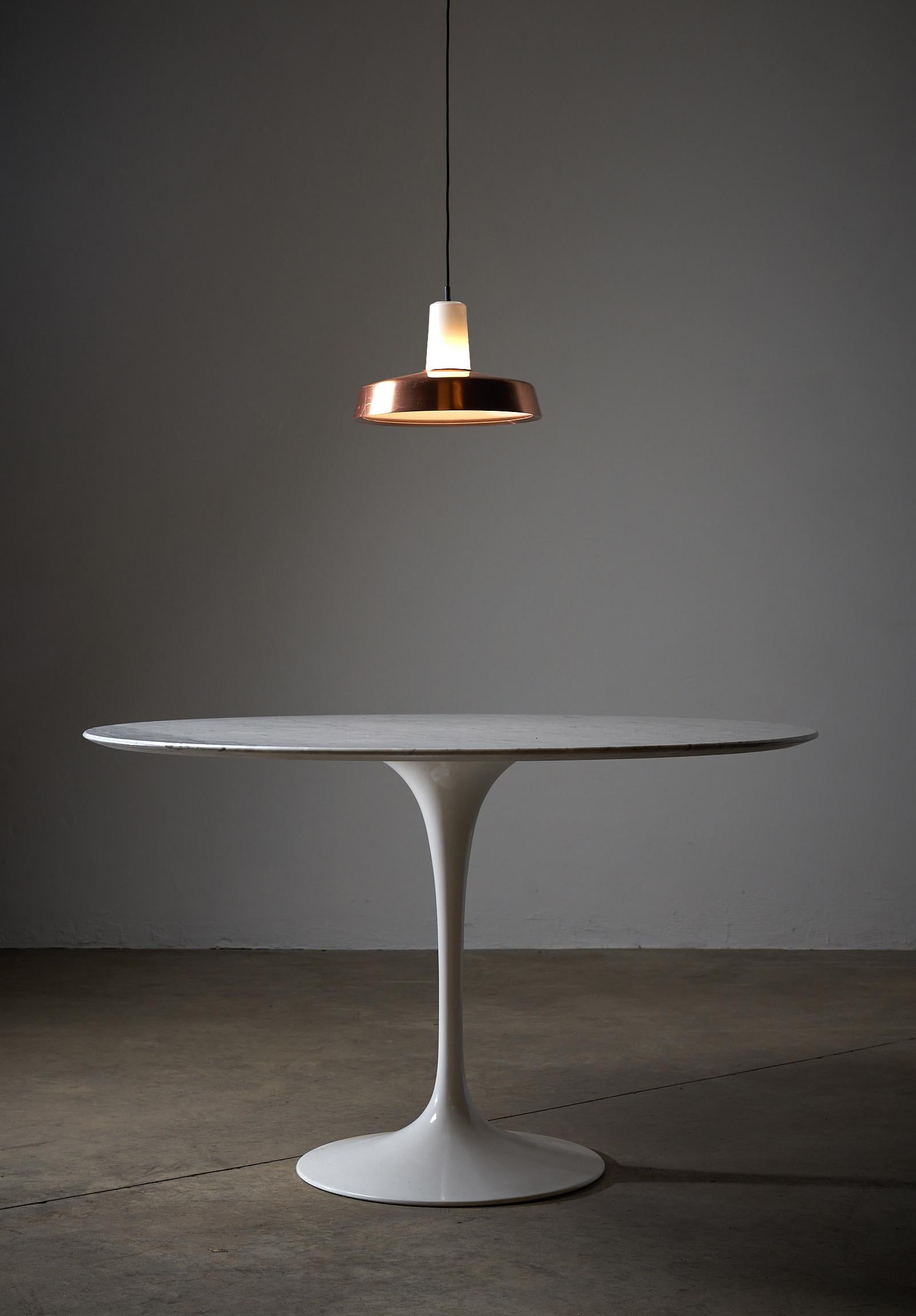 Eero Saarinen pour Knoll International, table de salle à manger 