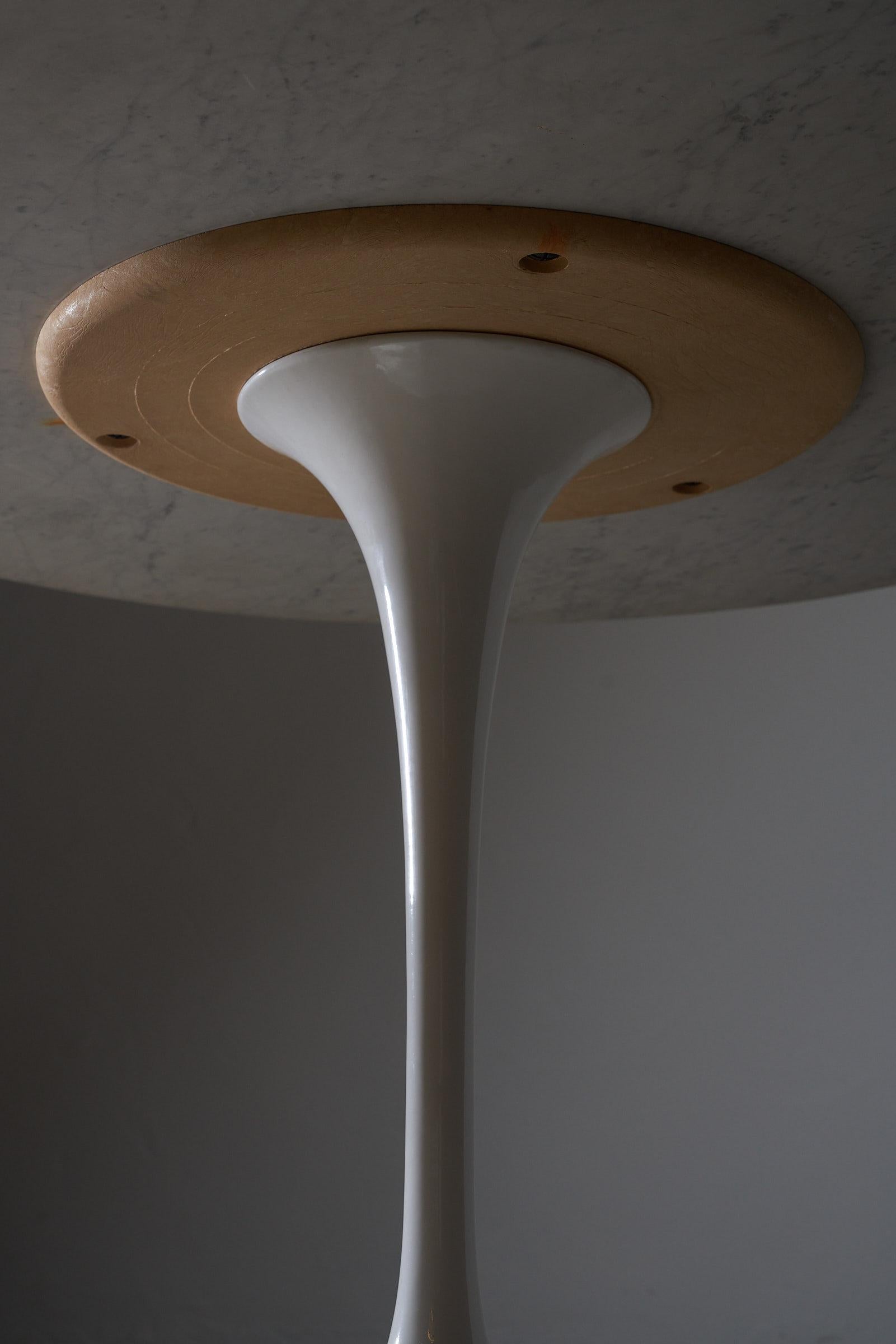 Table de salle à manger Tulip d'Eero Saarinen pour Knoll avec plateau en marbre de Carrare en vente 1