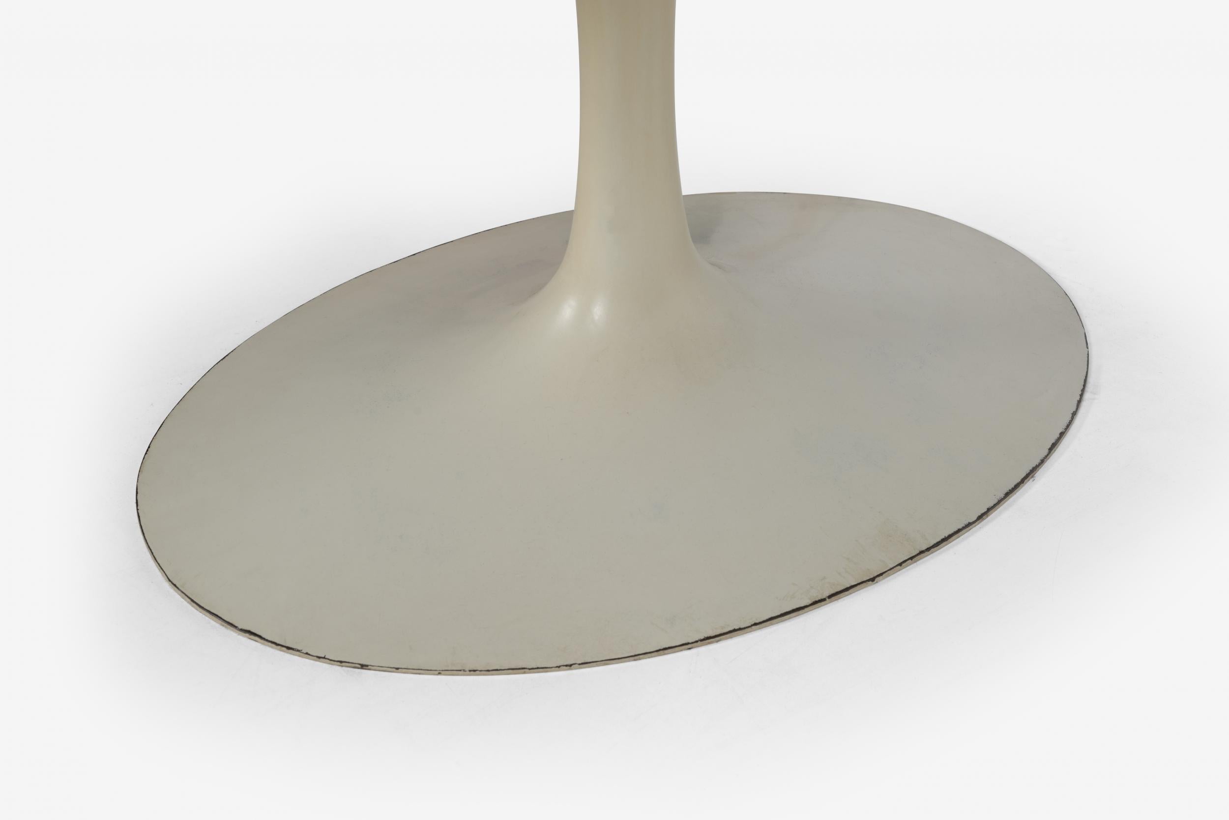 Early Eero Saarinen for Knoll Tulip Table Cast Iron Base, Marble Top In Good Condition In Chicago, IL