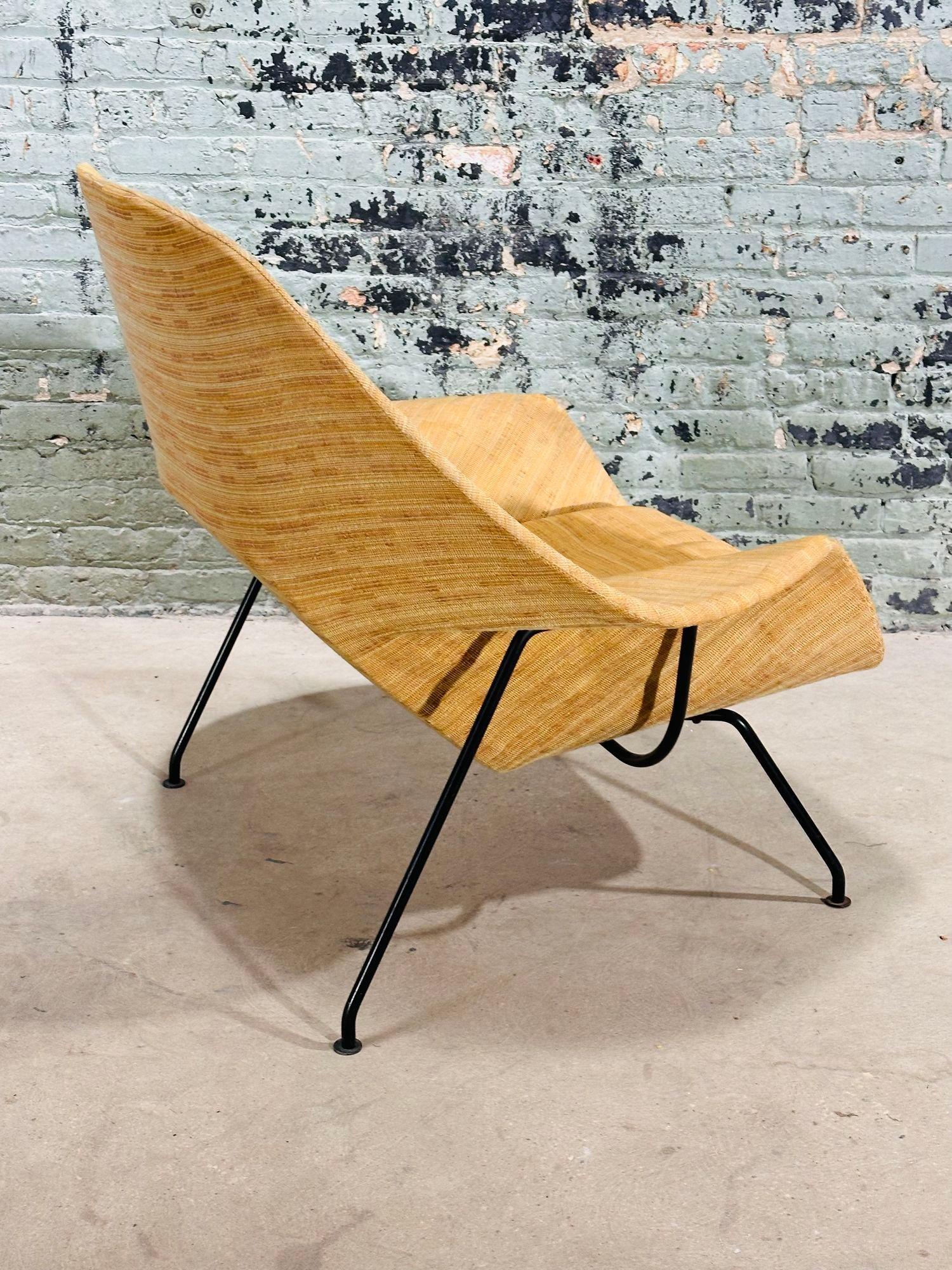 American Early Eero Saarinen for Knoll Womb Chair, 1950 For Sale