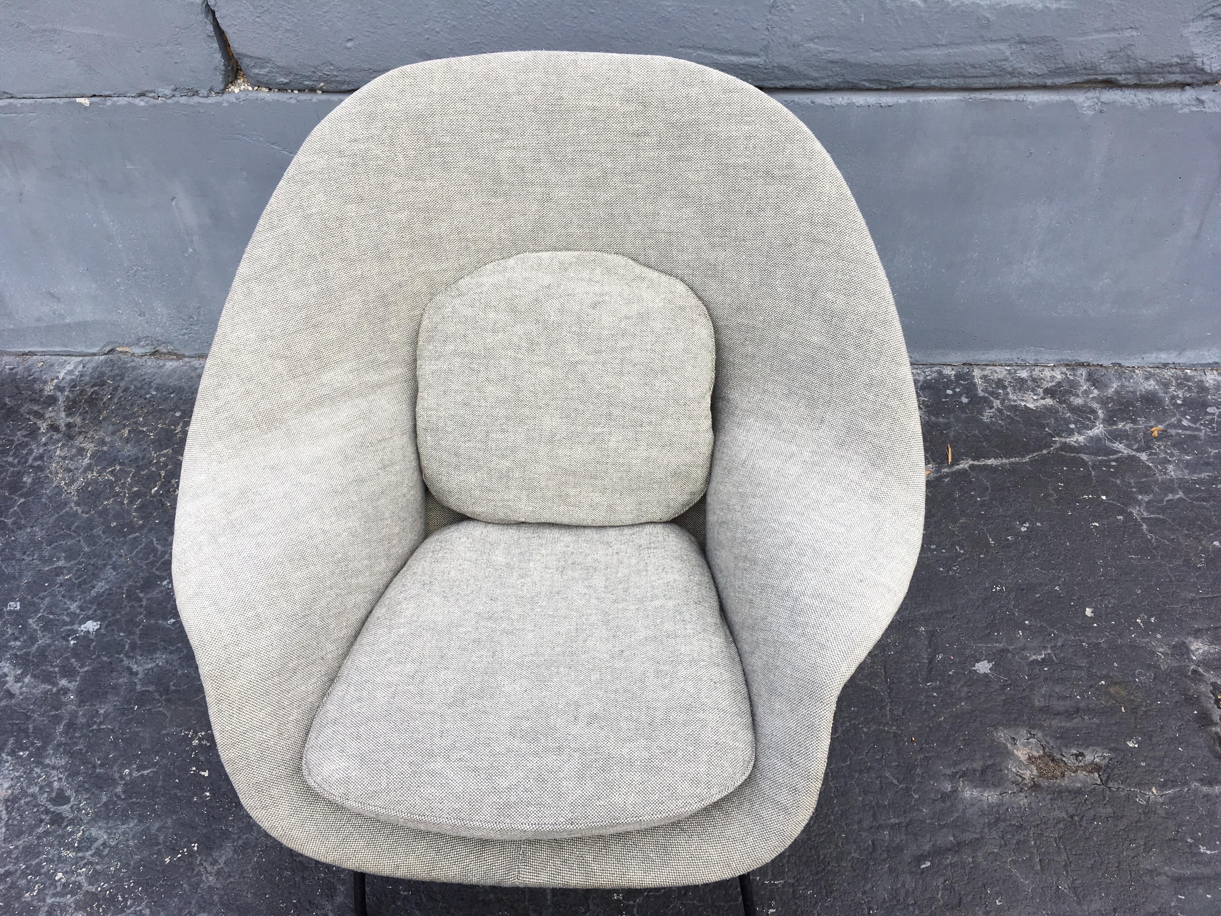 Early Eero Saarinen for Knoll Womb Chair and Ottoman 3
