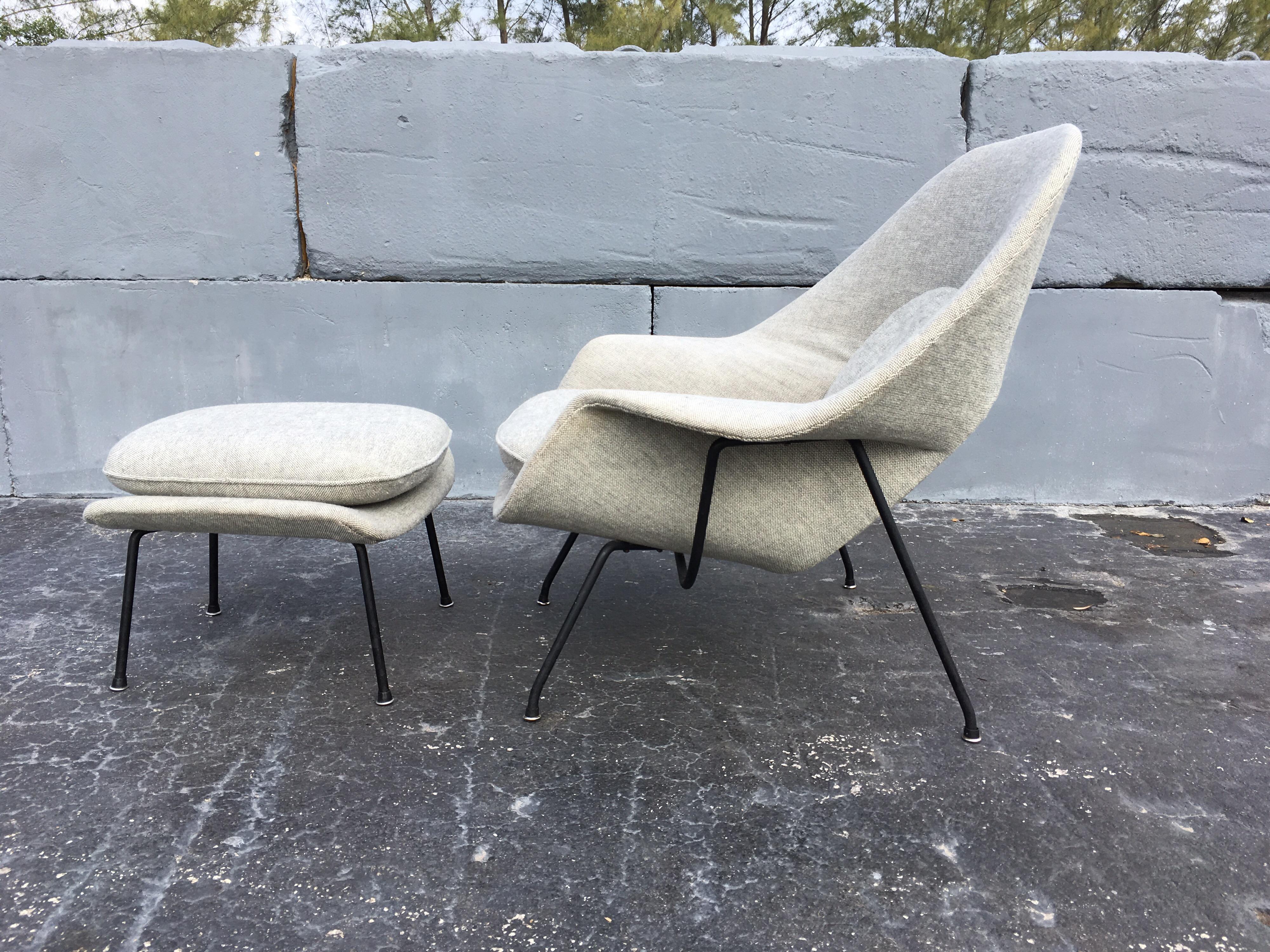 Fabric Early Eero Saarinen for Knoll Womb Chair and Ottoman