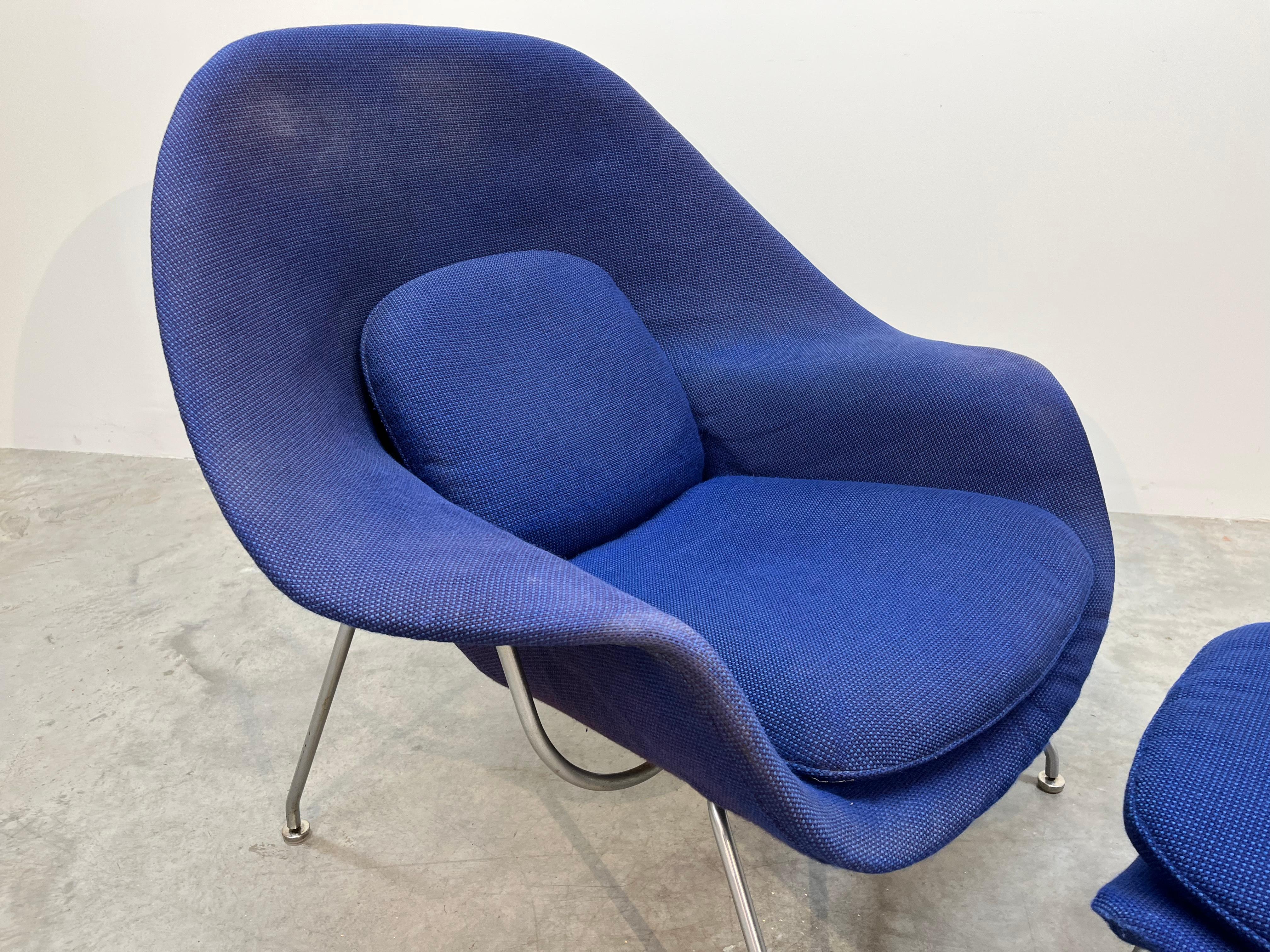 American Early Eero Saarinen for Knoll Womb Chair & Ottoman in Original Knoll Fabric