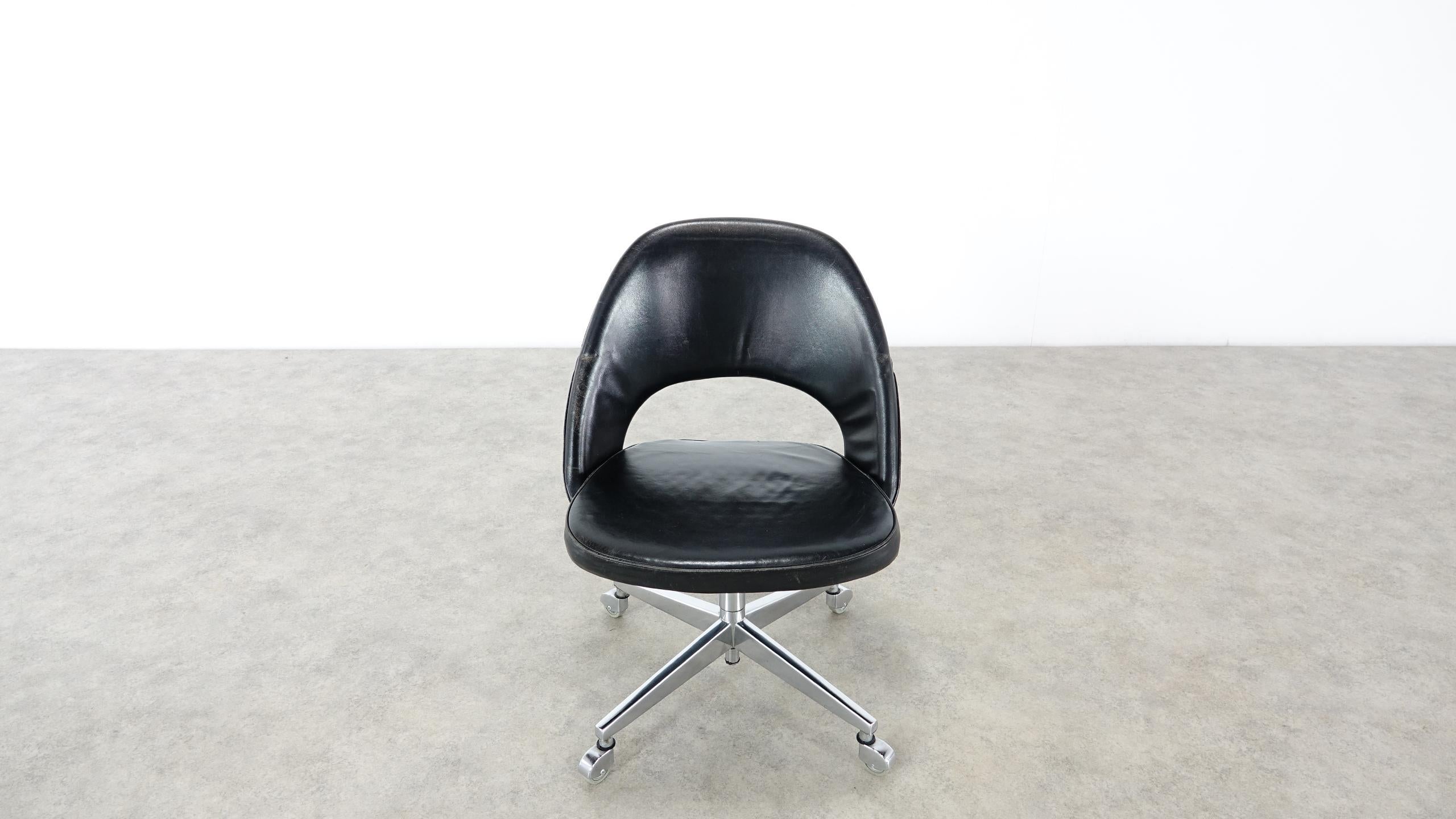 Early Eero Saarinen Office Desk Chair for Knoll International For Sale 4