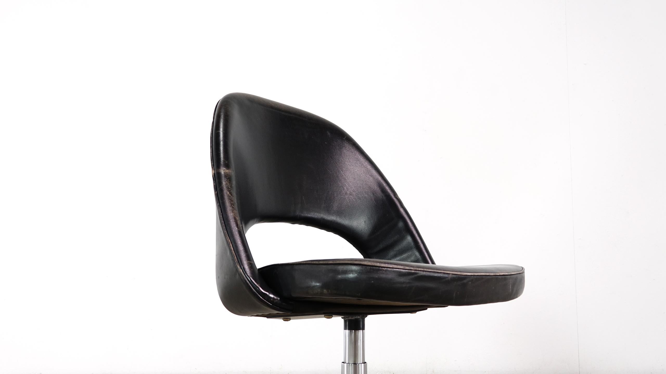 Early Eero Saarinen Office Desk Chair for Knoll International For Sale 8