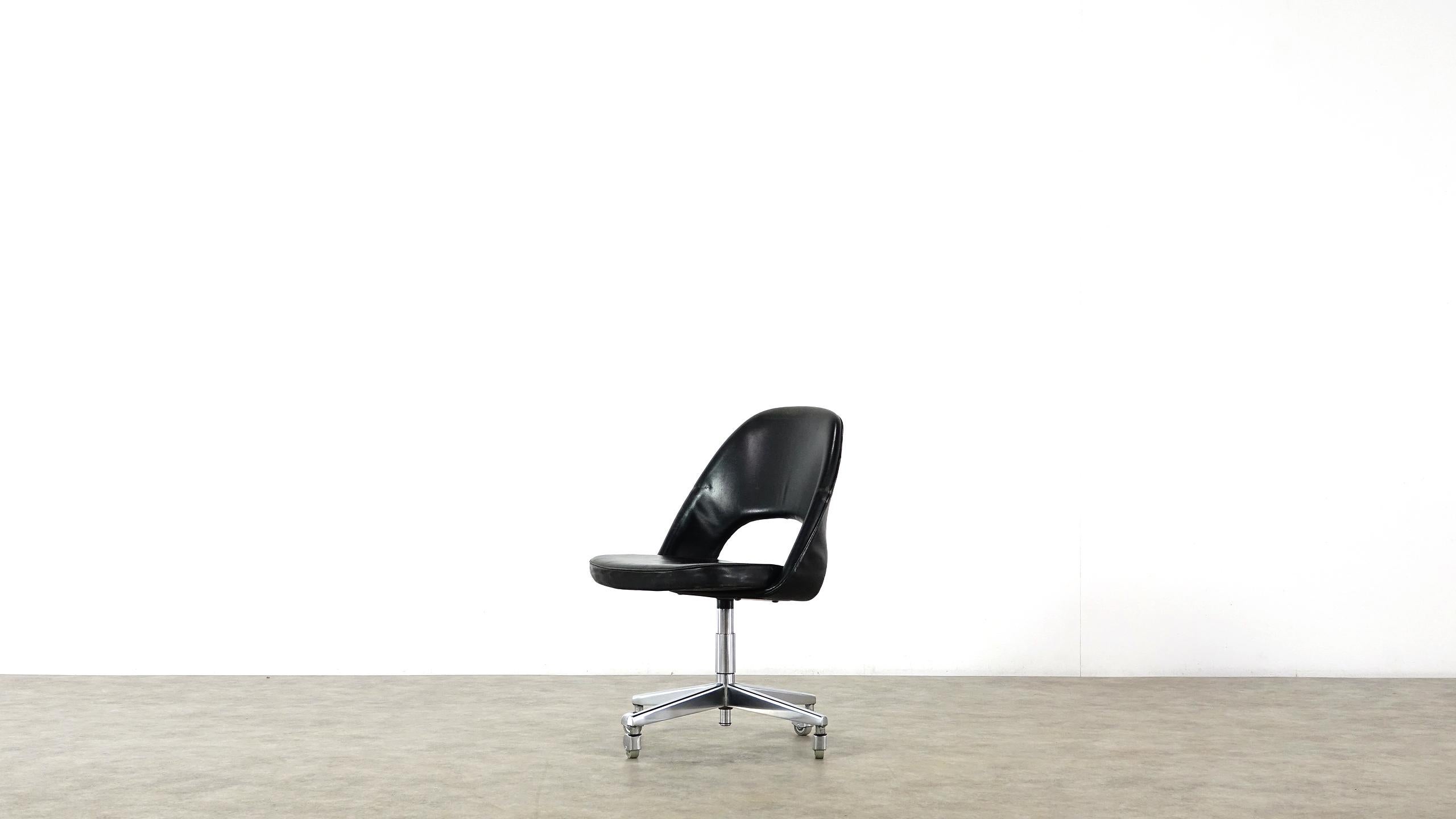 Early Eero Saarinen Office Desk Chair for Knoll International For Sale 11