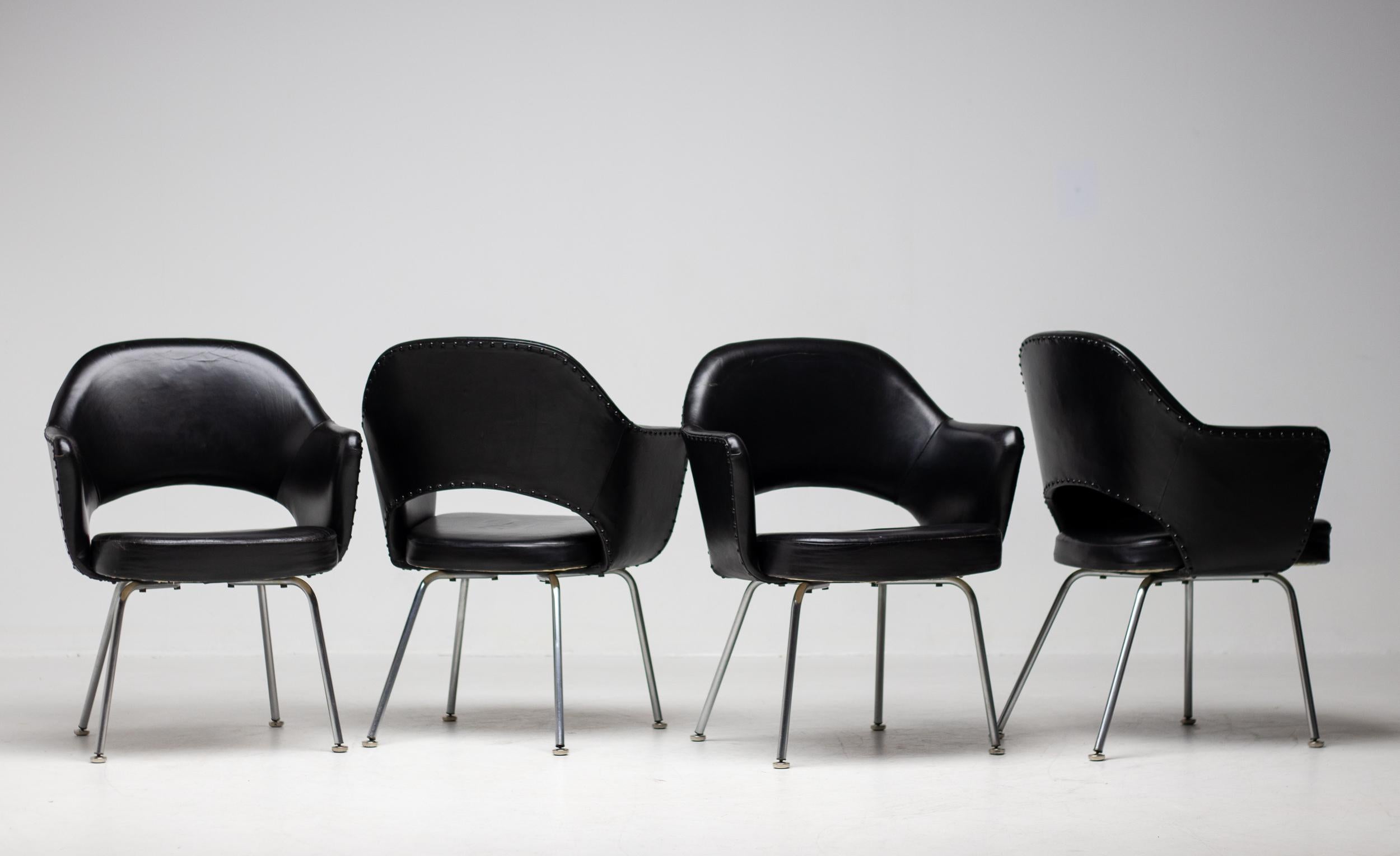 Early Eero Saarinen Series 71 Executive Armchairs for Knoll in Black Leather For Sale 6